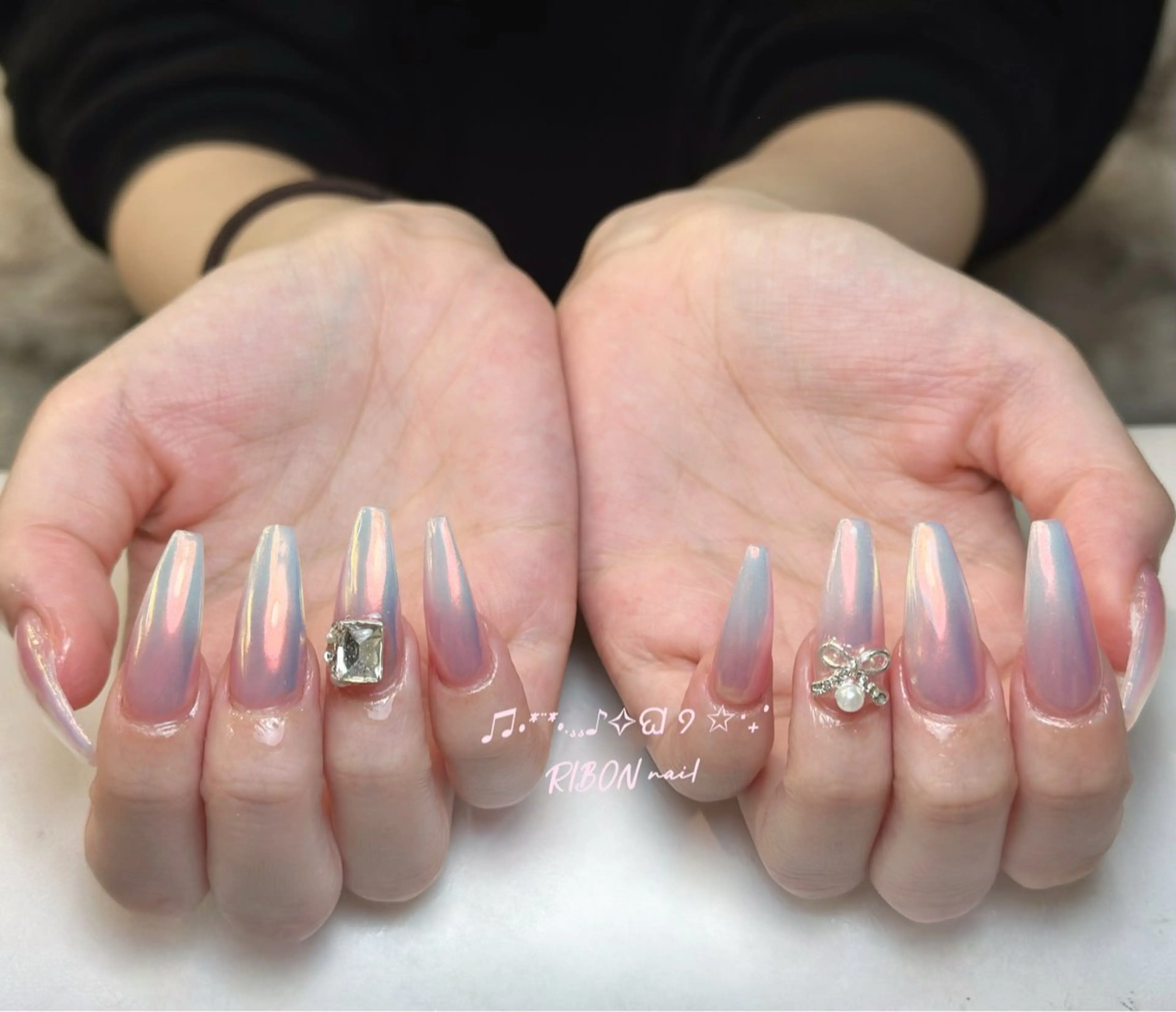 ネイル アートネイル 成人式 長さ出し キラキラネイル ロングネイル ハンドネイル RIBONネイルサロン所属・RIBON nail salonのネイルデザイン
