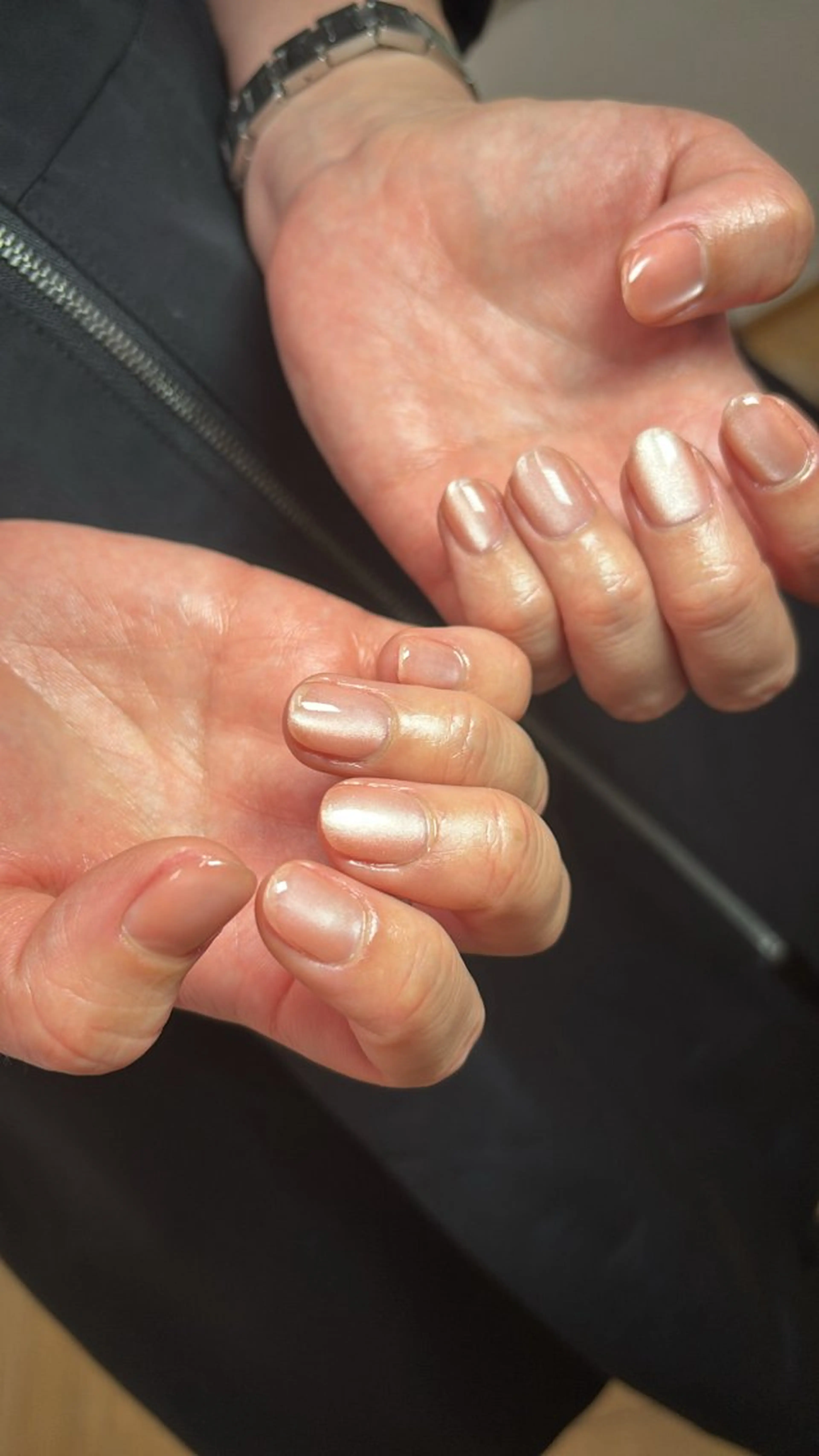 ネイル nailsalon　hue所属・小山 羽奈のネイルデザイン