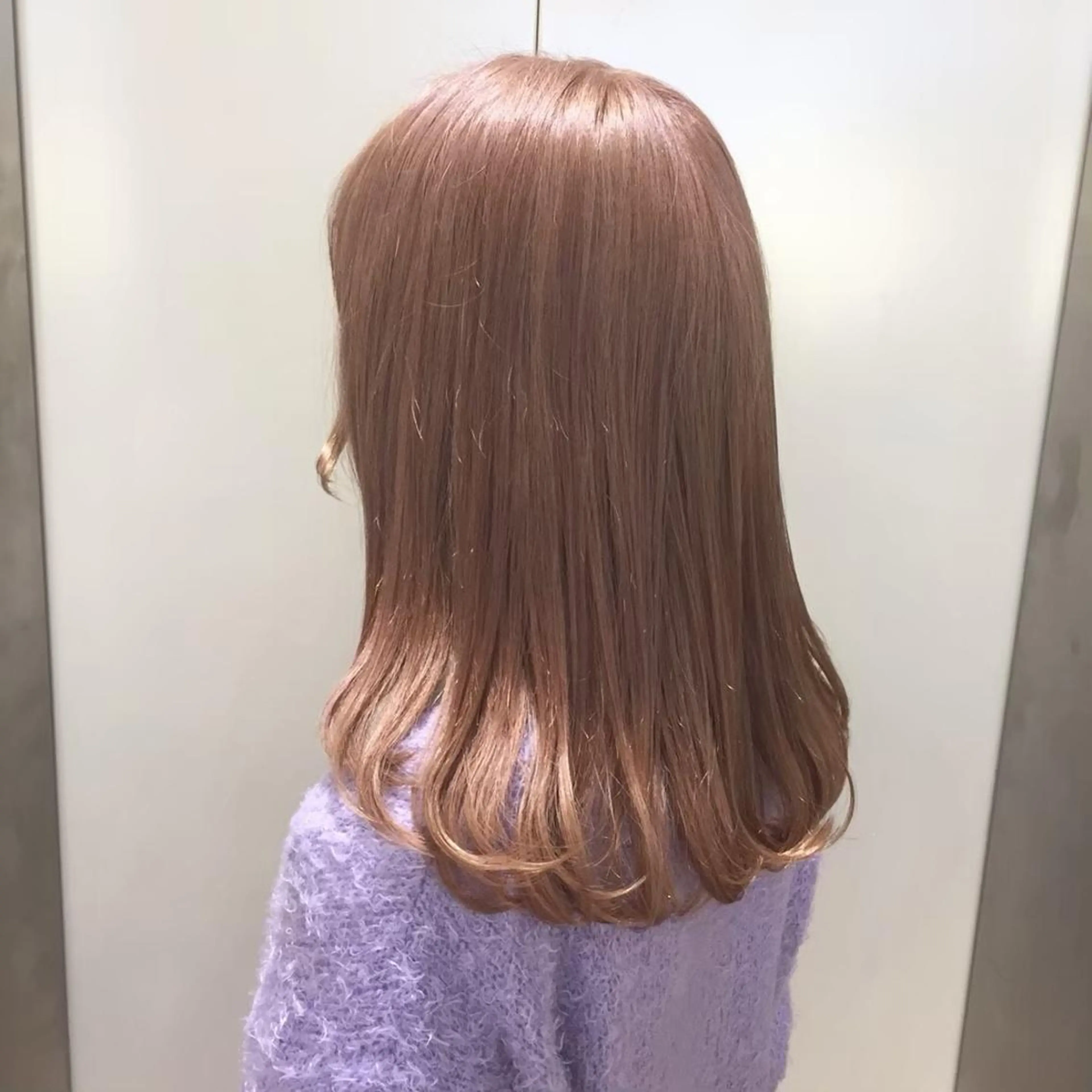 カラー ベージュカラー ハイトーンカラー ミルクティーベージュ 遠藤沙也加 /レイヤーカットのヘアスタイル