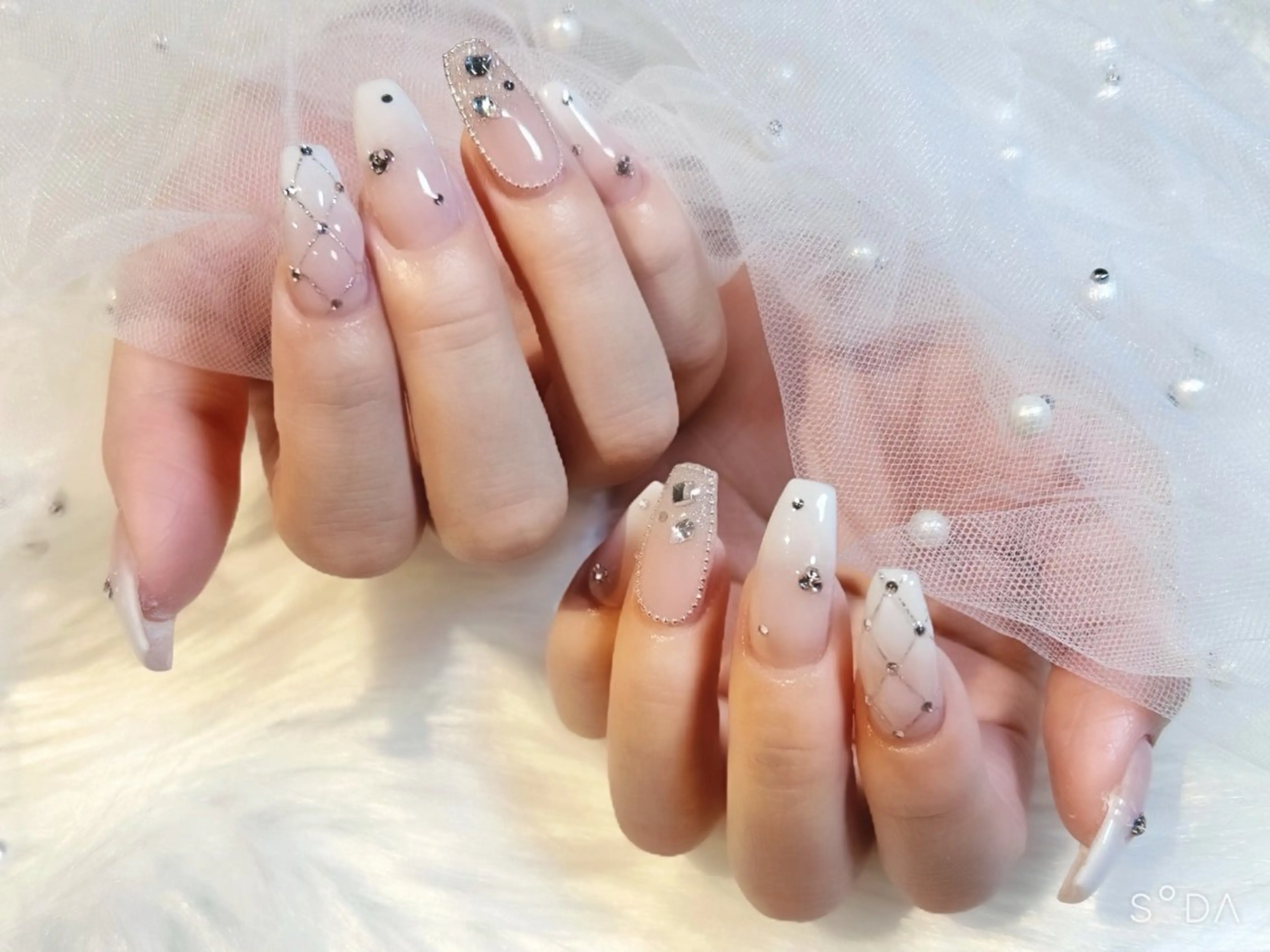 ネイル キラキラネイル ワンホンネイル ハンドネイル Keli Nailのネイルデザイン