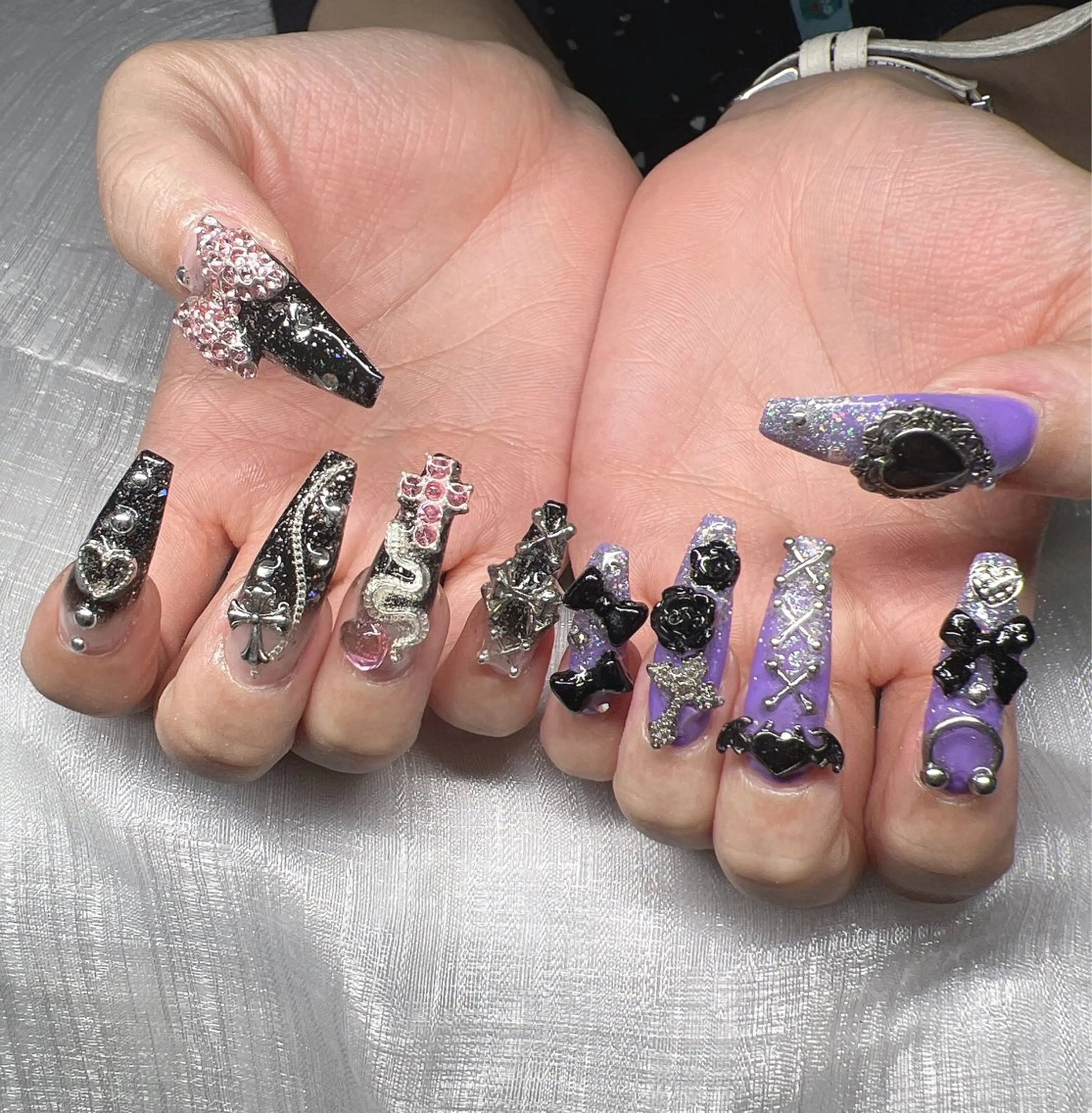 ネイル 長さ出し グラデーション 卒業式 キラキラネイル マグネットネイル ハンドネイル Lee Nailsのネイルデザイン