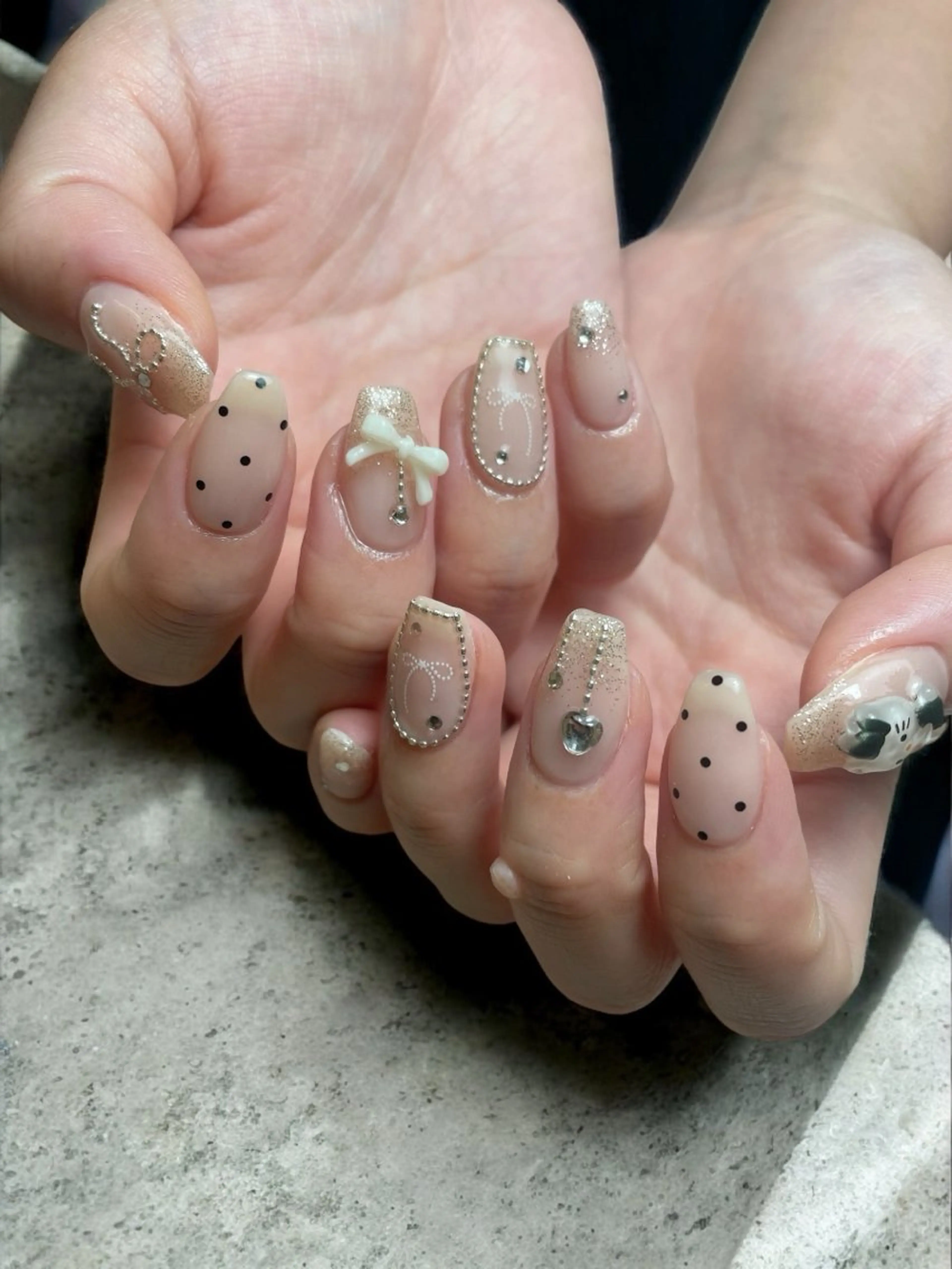 ネイル リボン ハンドネイル Hisaka Mikiのネイルデザイン