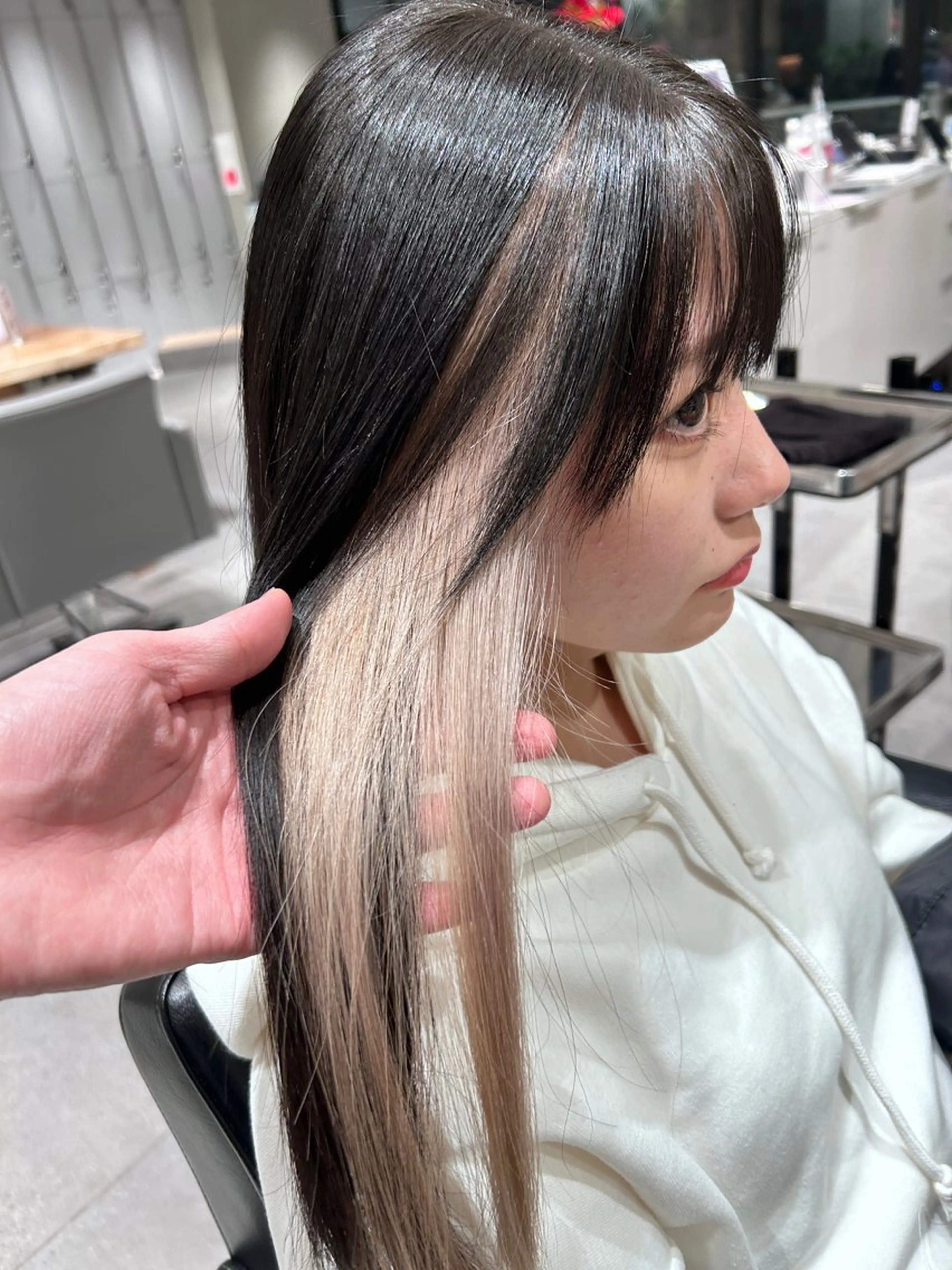 セミロング カラー ベージュカラー イヤリングカラー ミルクティーベージュ ボブ/レイヤーボブ/ 髪質改善/梶川 夏季のヘアスタイル