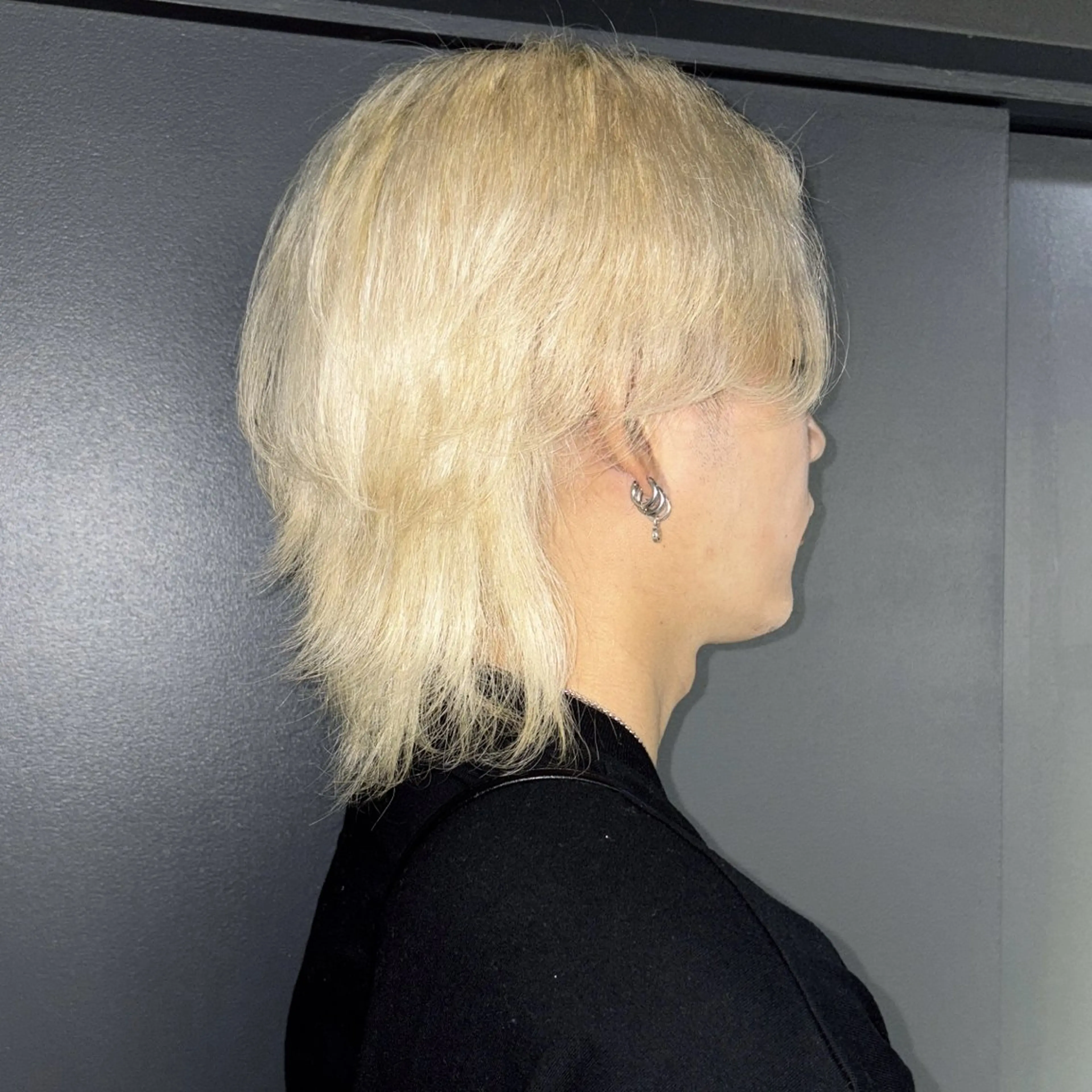 カラー メンズ ★デザインカラー ハイトーン ももか★のヘアスタイル