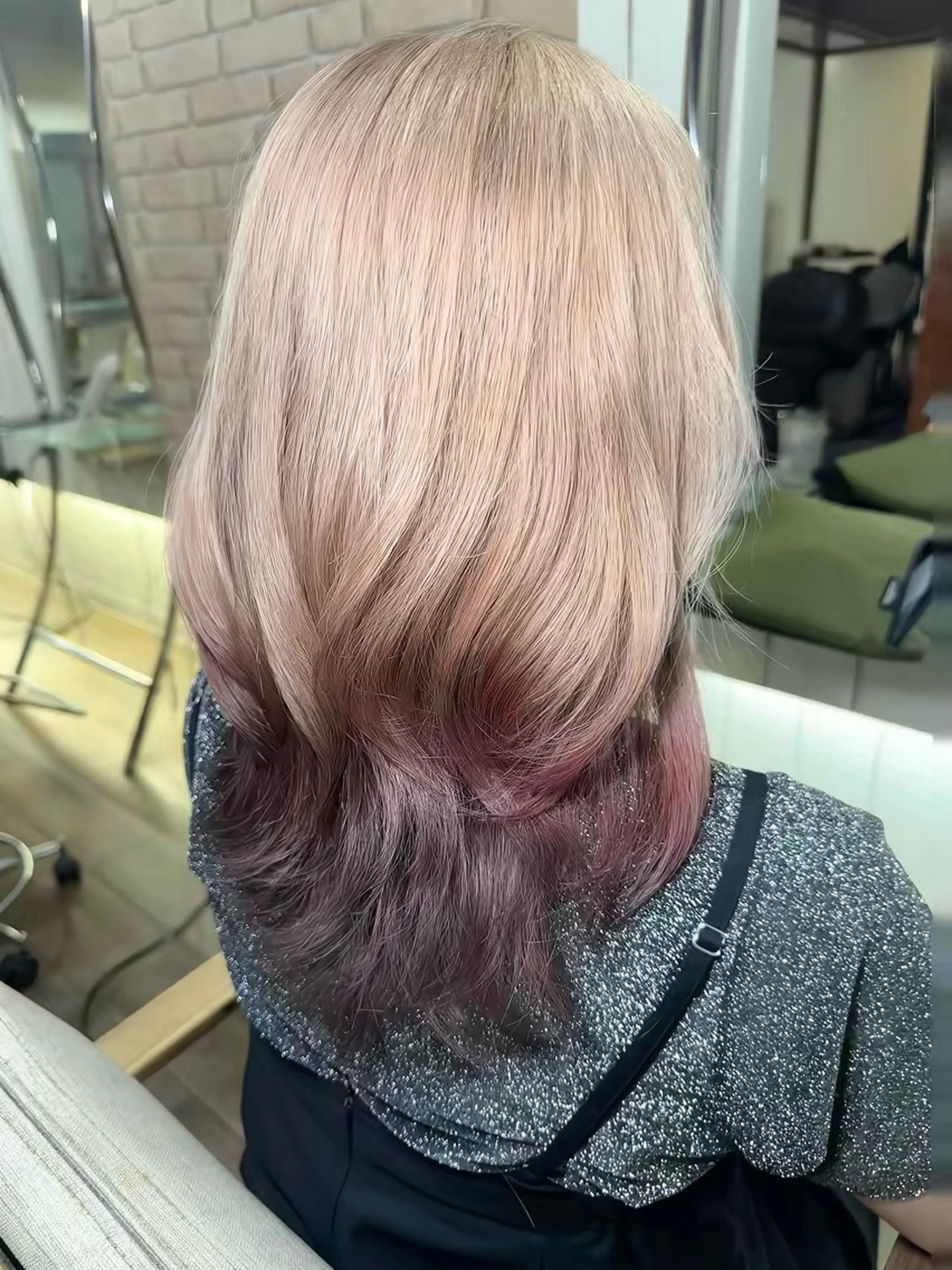 セミロング カラー カット ヘアカラー トリートメント MiU所属・髪質改善×レイヤー で理想のツヤ髪のヘアスタイル
