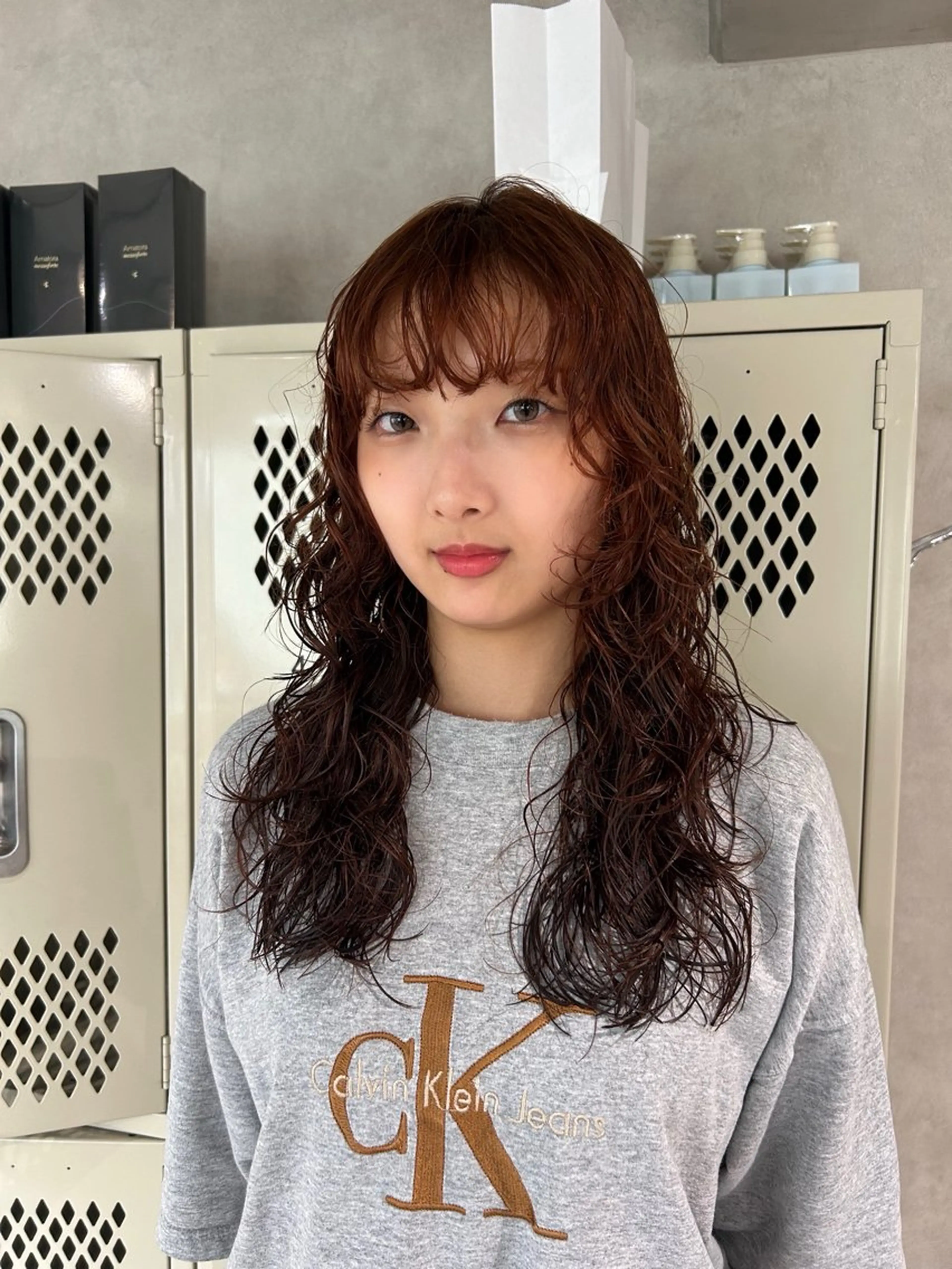 セミロング カラー パーマ セミロングパーマ オレンジ カット ヘアカラー パーマ ayano🍒パーマ 暖色カラーのヘアスタイル