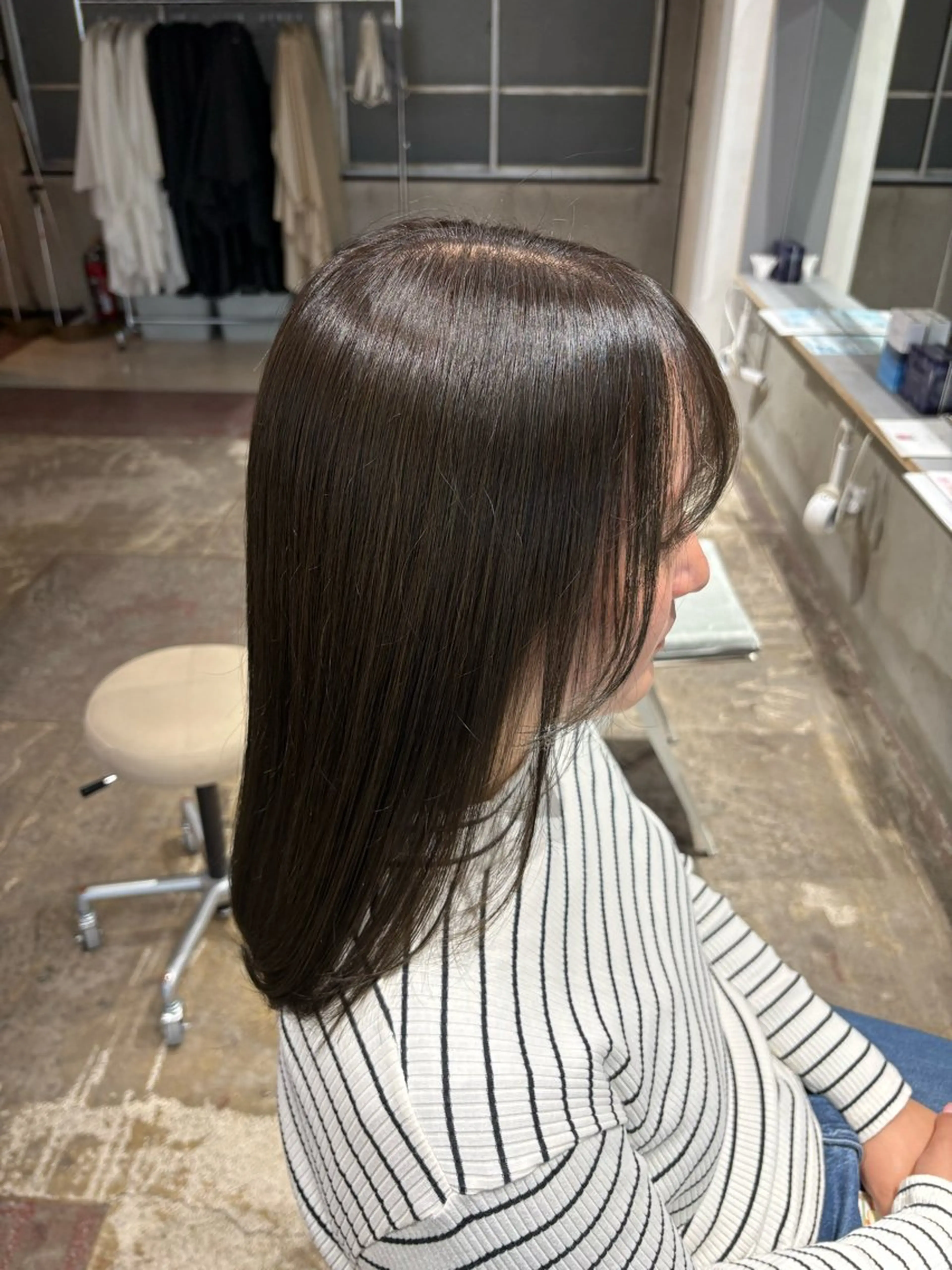 ミディアム カラー 透明感カラー オリーブカラー オレンジ 顔まわりレイヤー レイヤーカット カット ヘアカラー トリートメント 玉置 七海のヘアスタイル