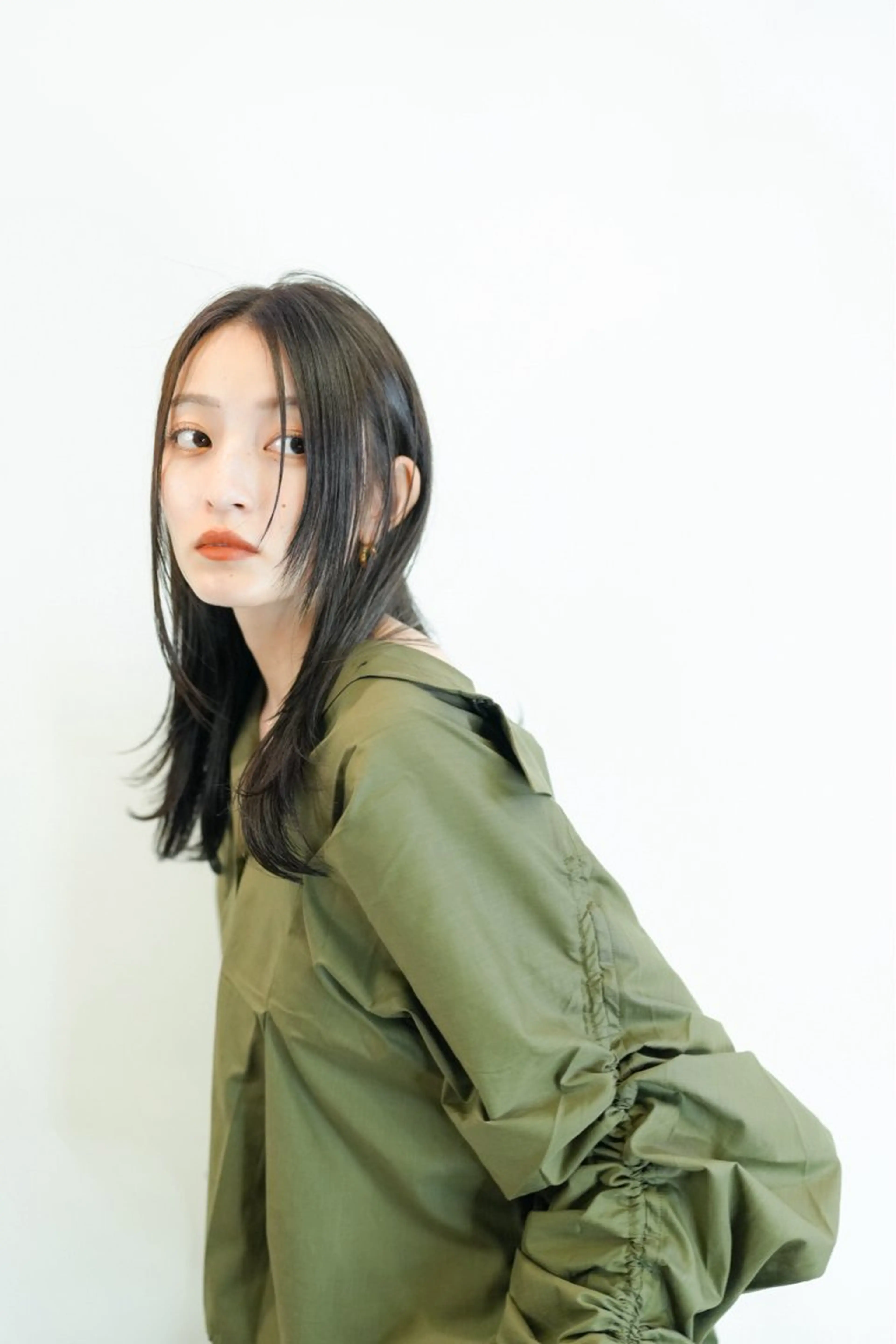 セミロング カラー アディクシーカラー バレイヤージュ ブリーチ デザインカラー ダブルカラー カット ヘアカラー トリートメント レイヤーカット nude ヘア大和のヘアスタイル