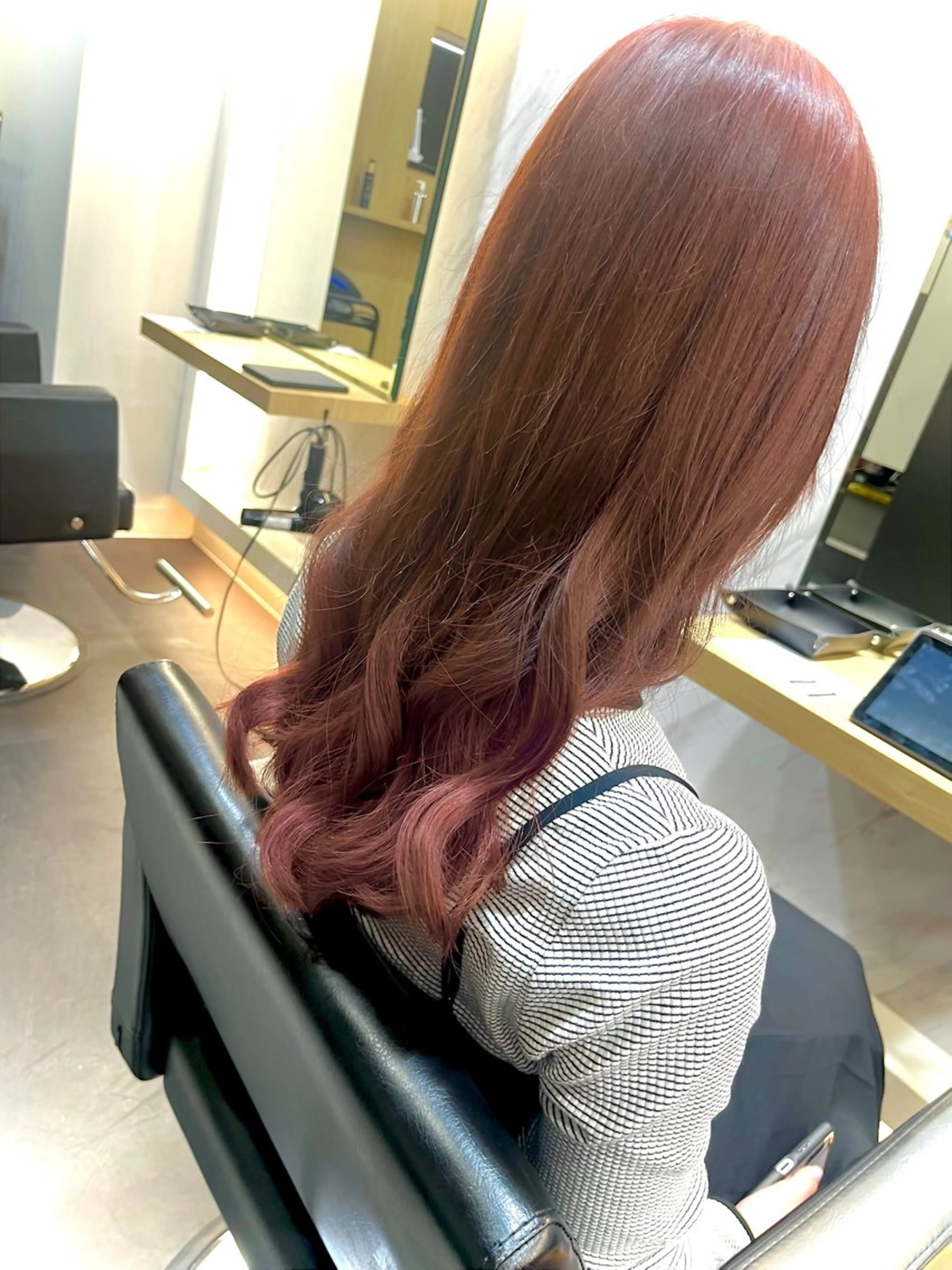 カラー 小原 里都のヘアスタイル