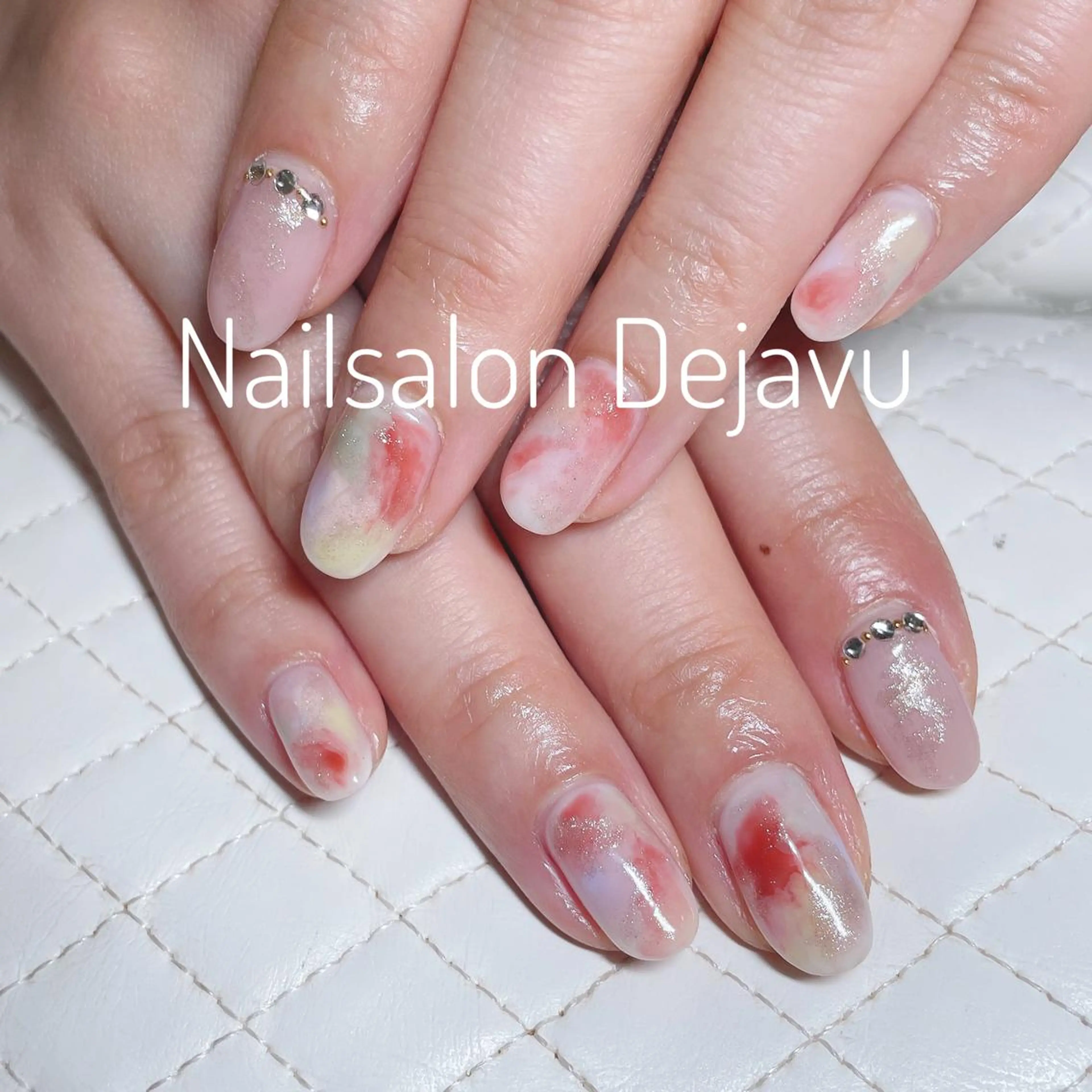 ネイル アートネイル ニュアンスネイル ワンカラーネイル ストーンネイル Dejavu所属・Nail salon Dejavu 🌿のネイルデザイン