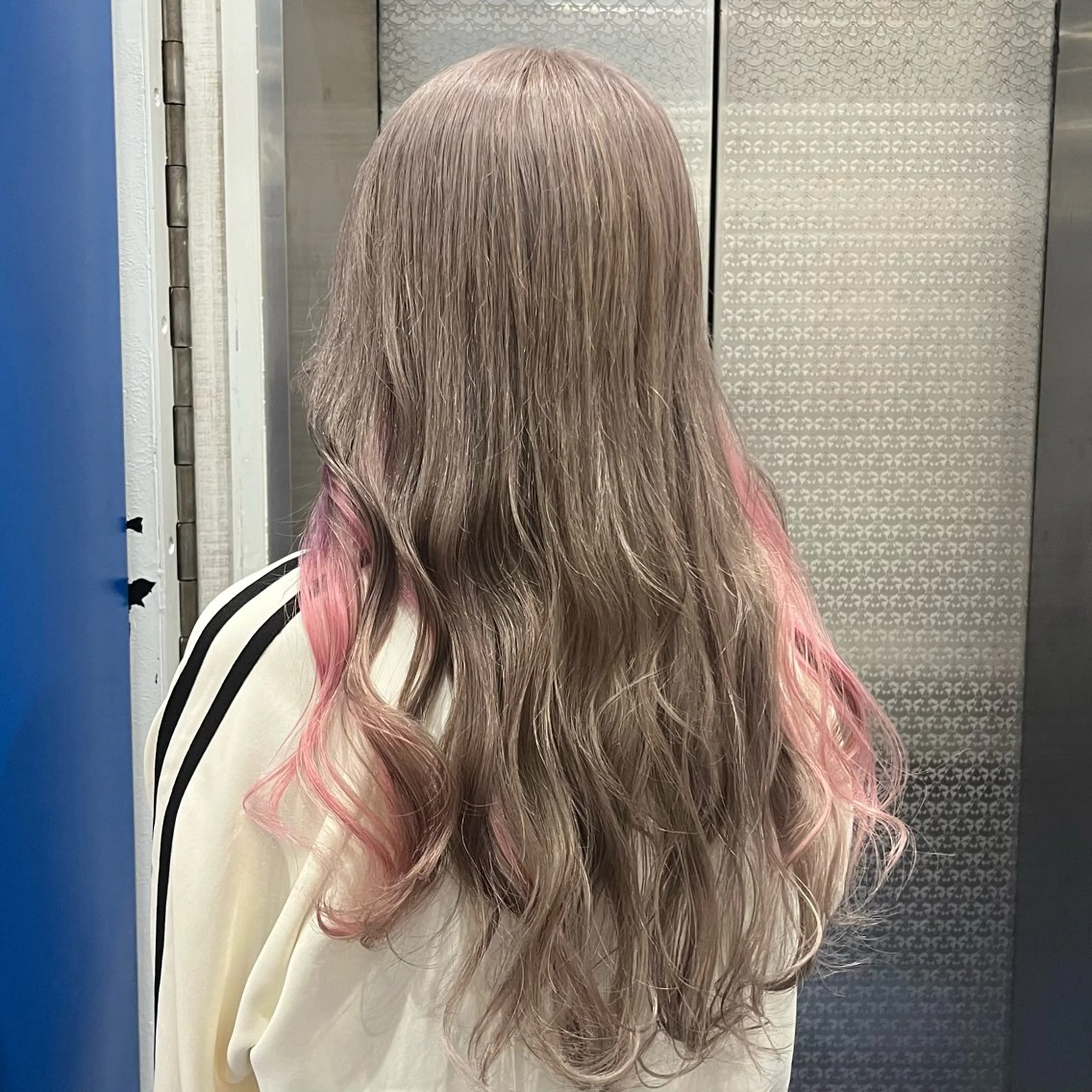 ロング カラー ブリーチ ピンクカラー ヘアカラー white.梅田所属・White梅田  ／ COCOのヘアスタイル