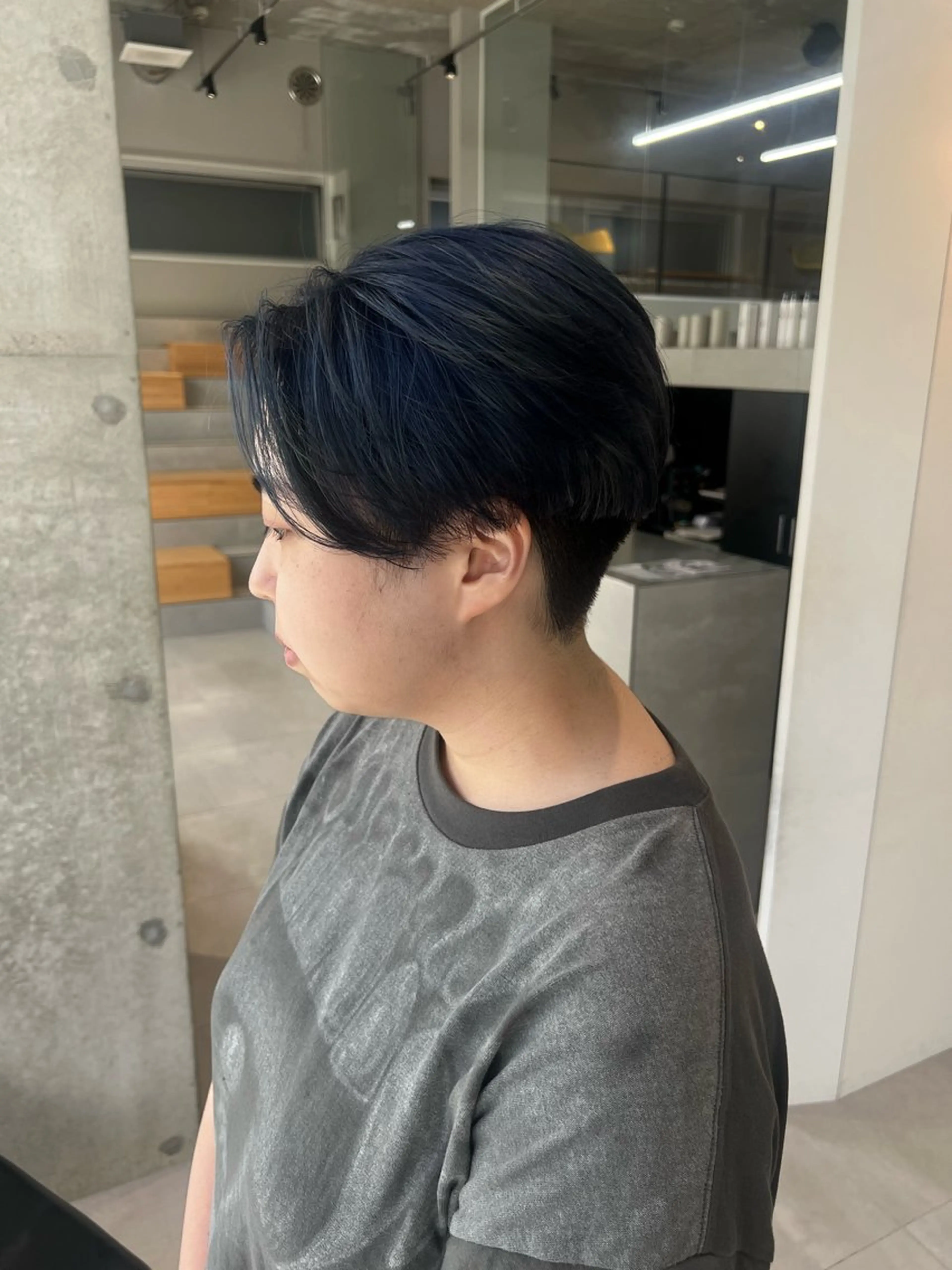ショート カラー ハンサムショート 黒髪 ブルーカラー ショートヘア カット ヘアカラー トリートメント KENTO/ レイヤーカット/艶髪のヘアスタイル