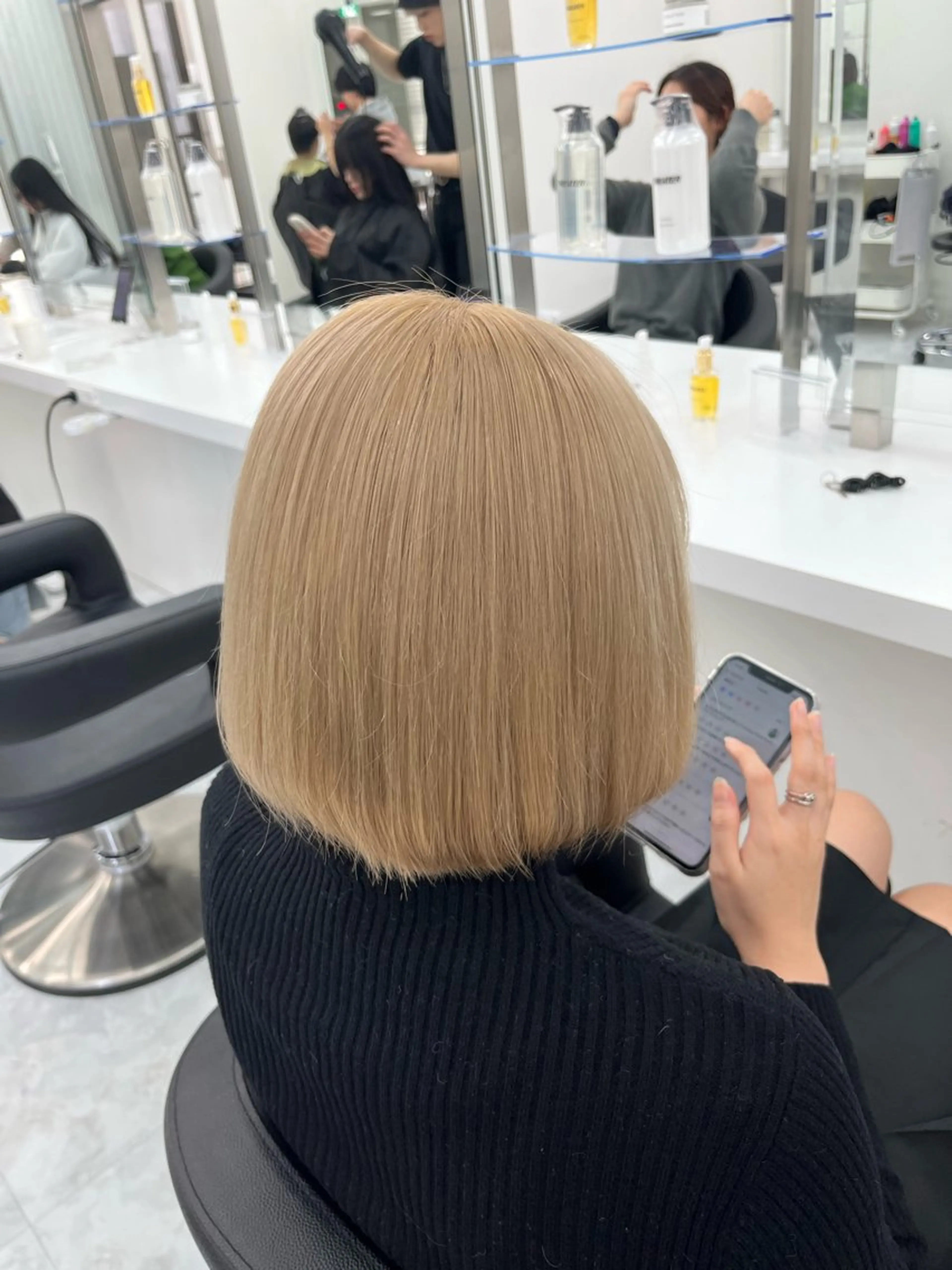 ショート カラー ヘアアレンジ 艶髪ハイトーン🫧 Kurehaのヘアスタイル