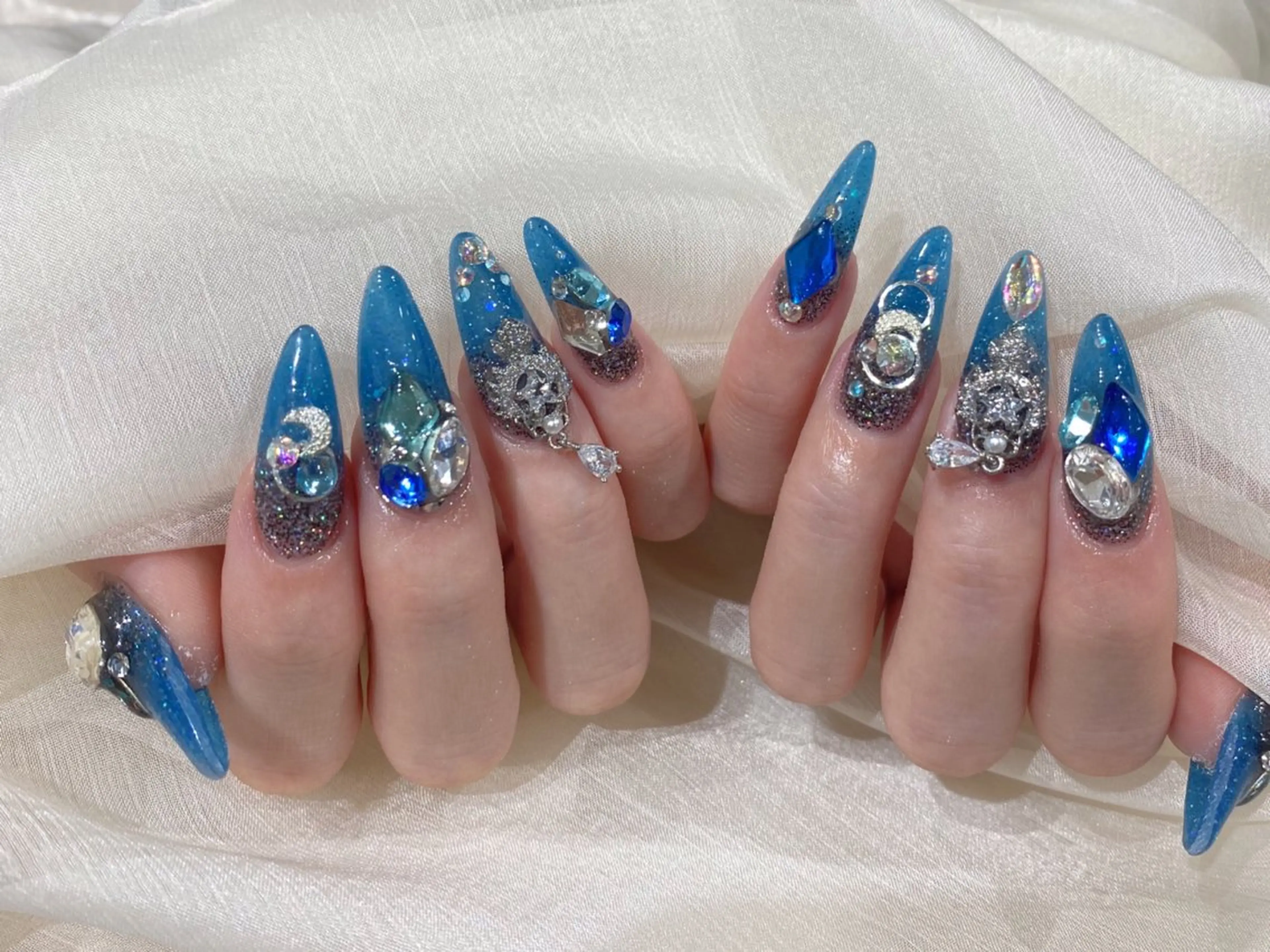 ロング ハンドネイル Nail  R💫 naoのネイルデザイン