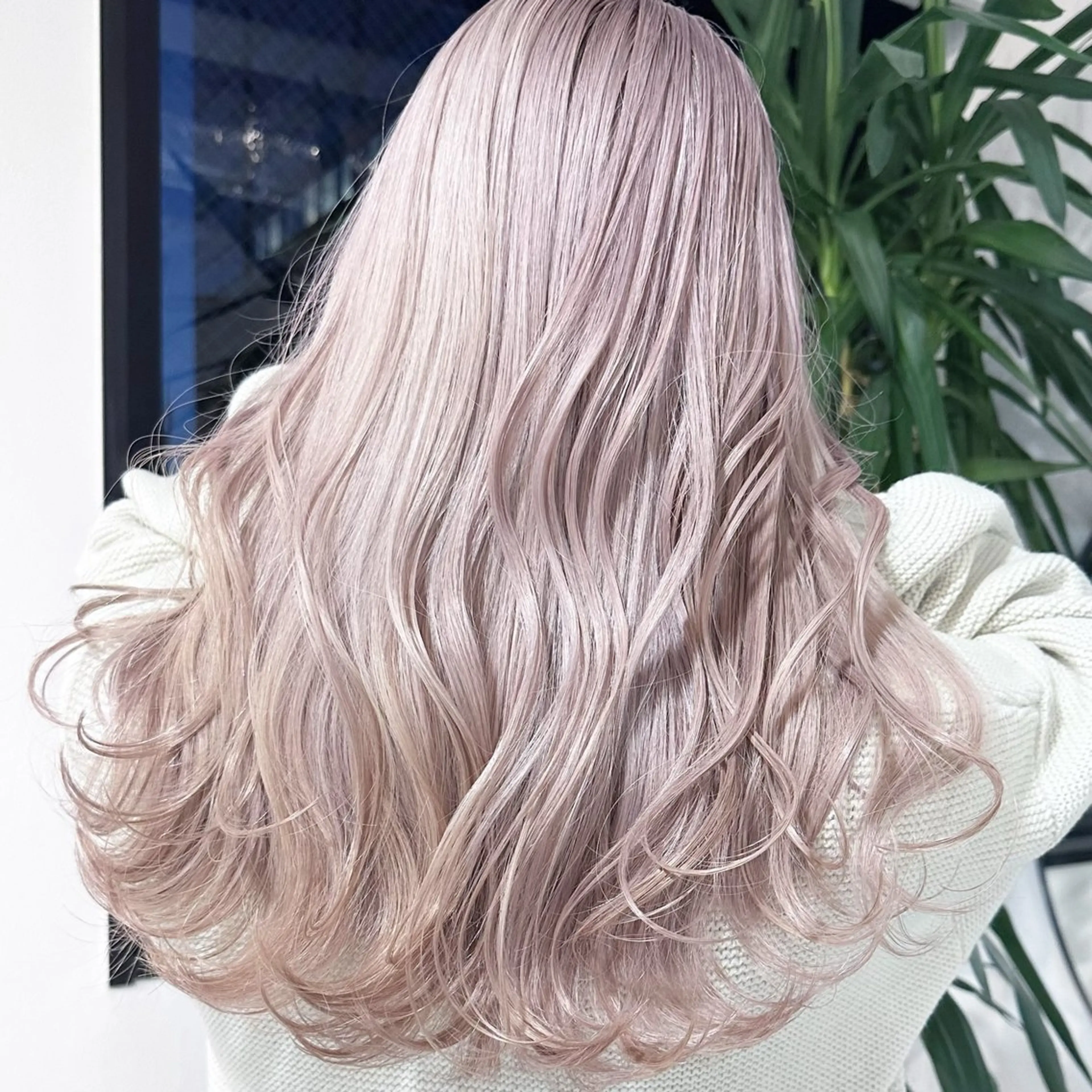 カラー 上田 美尋のヘアスタイル