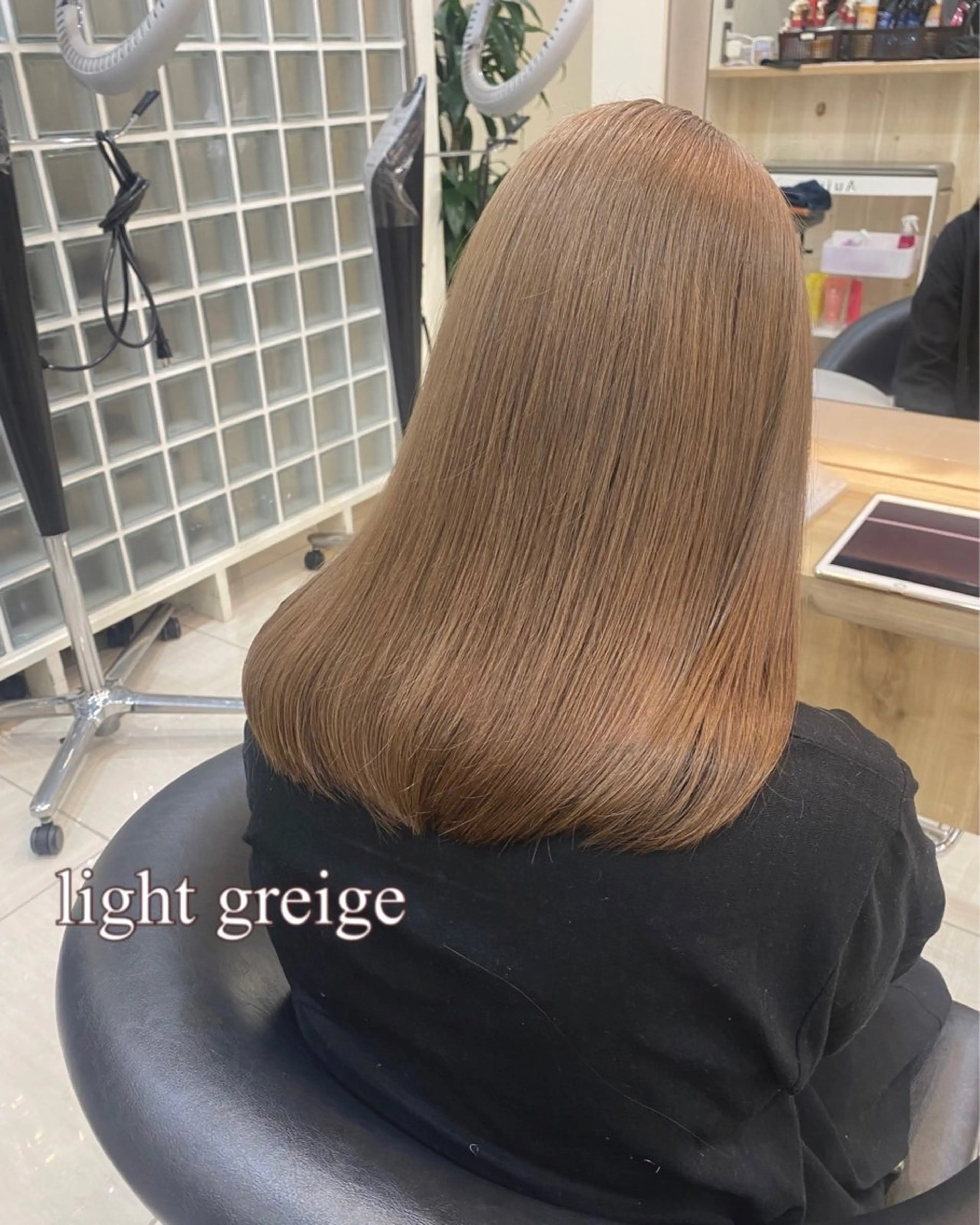 セミロング カラー ブリーチ 透明感カラー グレージュ 韓国ヘア／艶カラー minamiのヘアスタイル