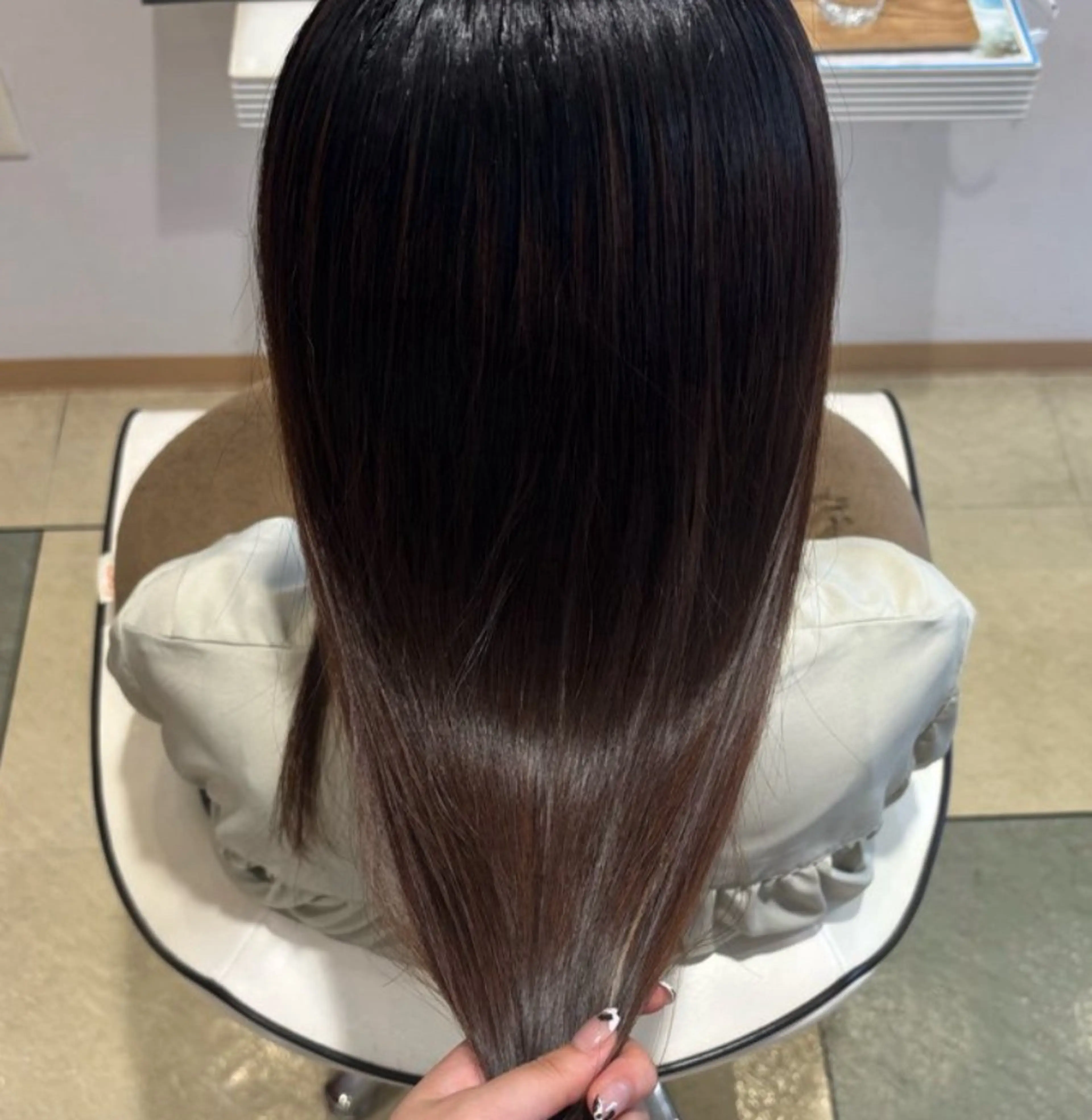ロング カラー ケアカラー 髪質改善 ロング トリートメント 透明感カラー/ くびれヘア🌸ユウユのヘアスタイル