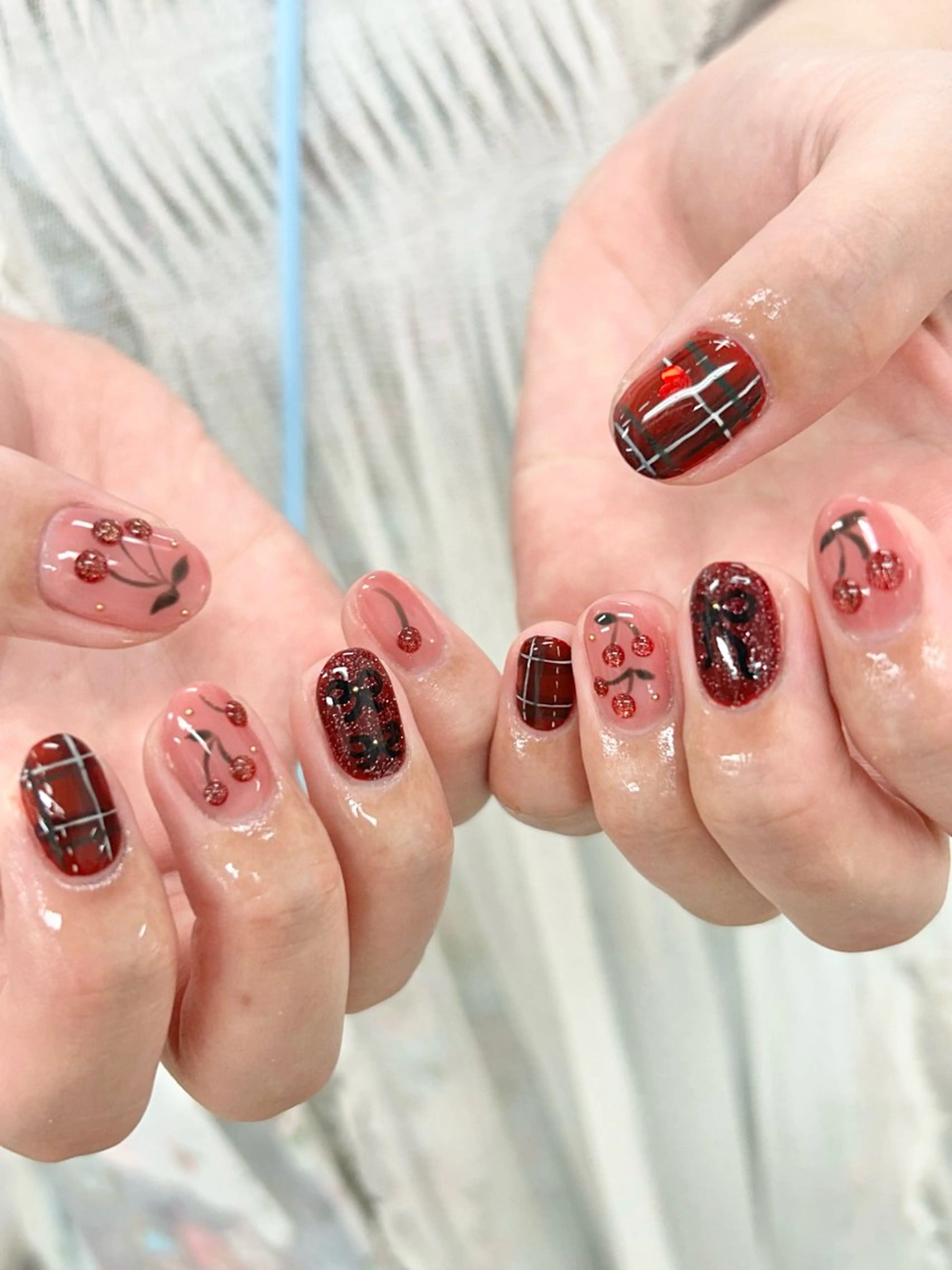 ネイル ボルドー ガーリー ニュアンスネイル ピンク 赤色 raku  nail 浦和店 【ラクネイル】所属・m Natsume.のネイルデザイン