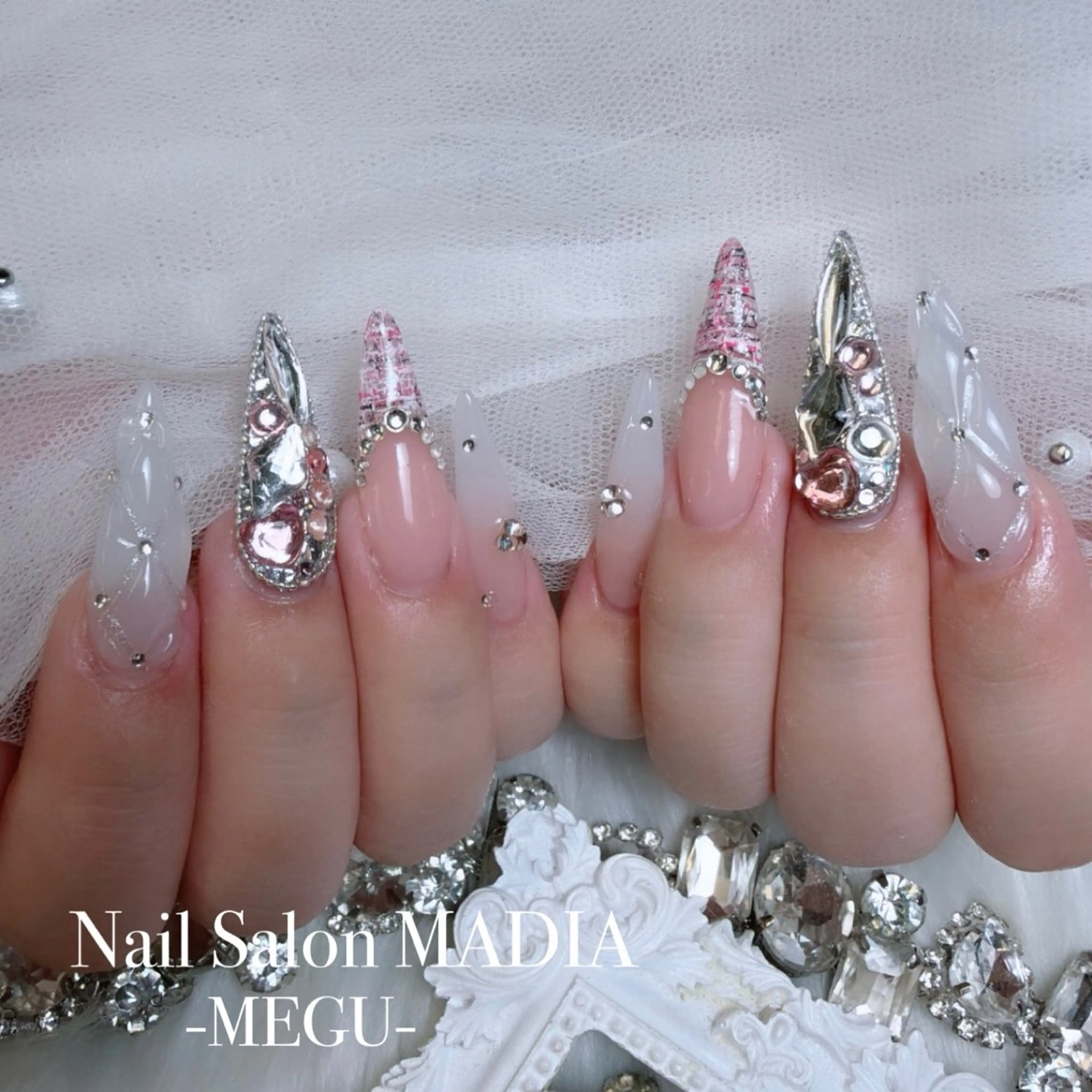 ネイル MADIA藤沢所属・MADIA MEGUのネイルデザイン