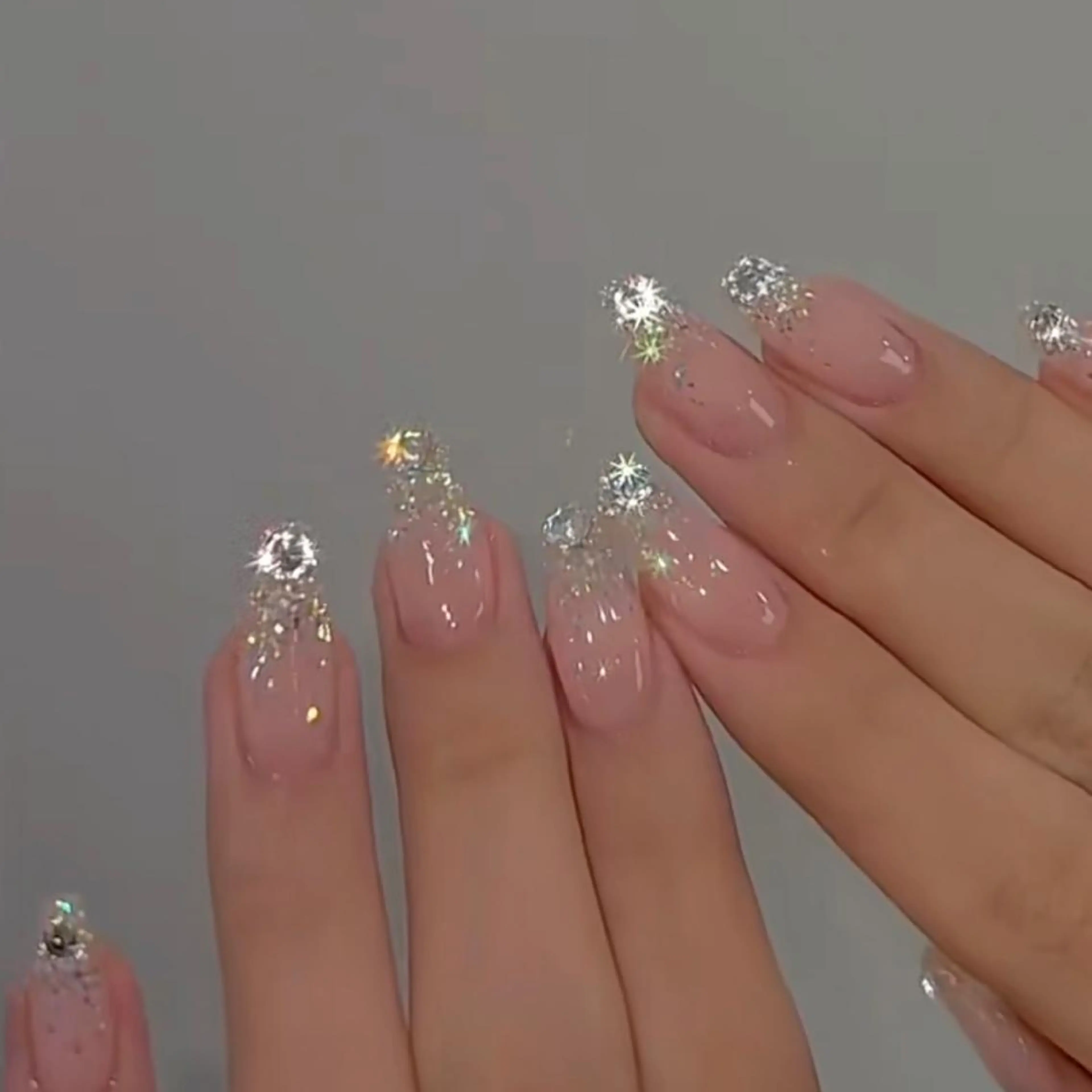 ネイル ラメ(グリッター) ラメグラデーション Luna nail— kanaeのネイルデザイン
