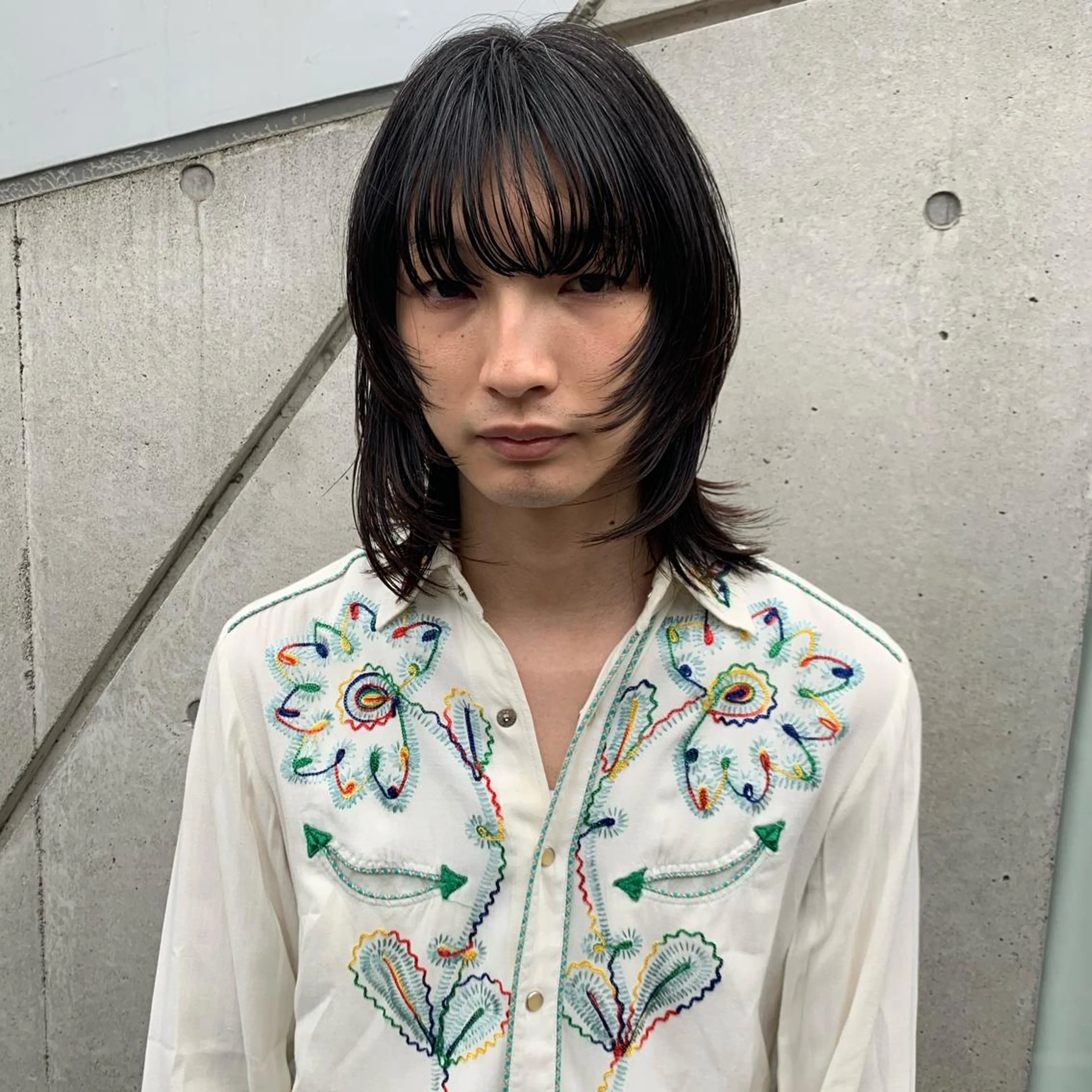 メンズ メンズウルフカット ウルフカット カット FLOWERS所属・ウルフ、レイヤー 、メンズカットSHOのヘアスタイル