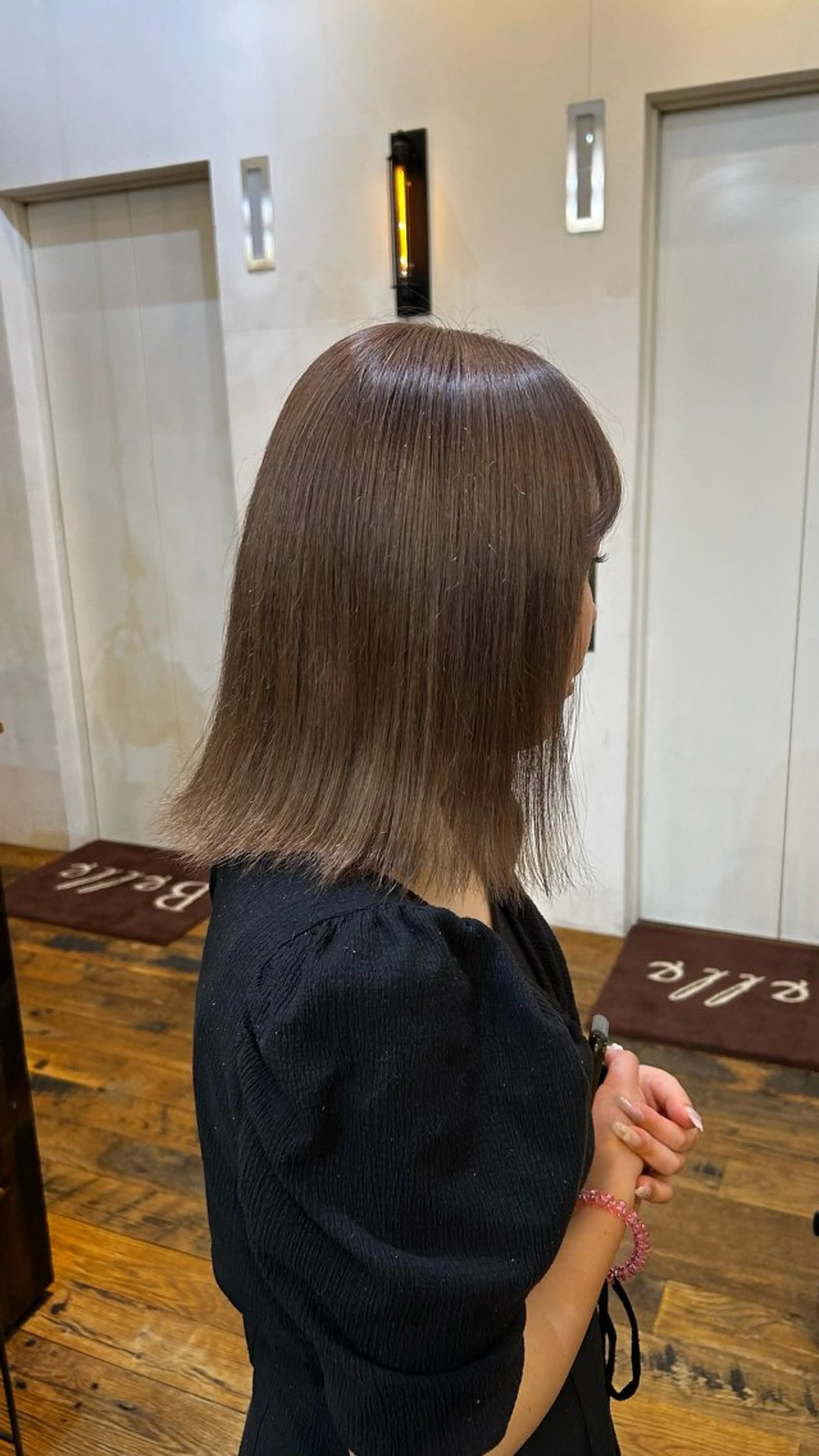ミディアム カラー ブリーチ トリートメント レイヤーカット大人気 //吉田百花のヘアスタイル