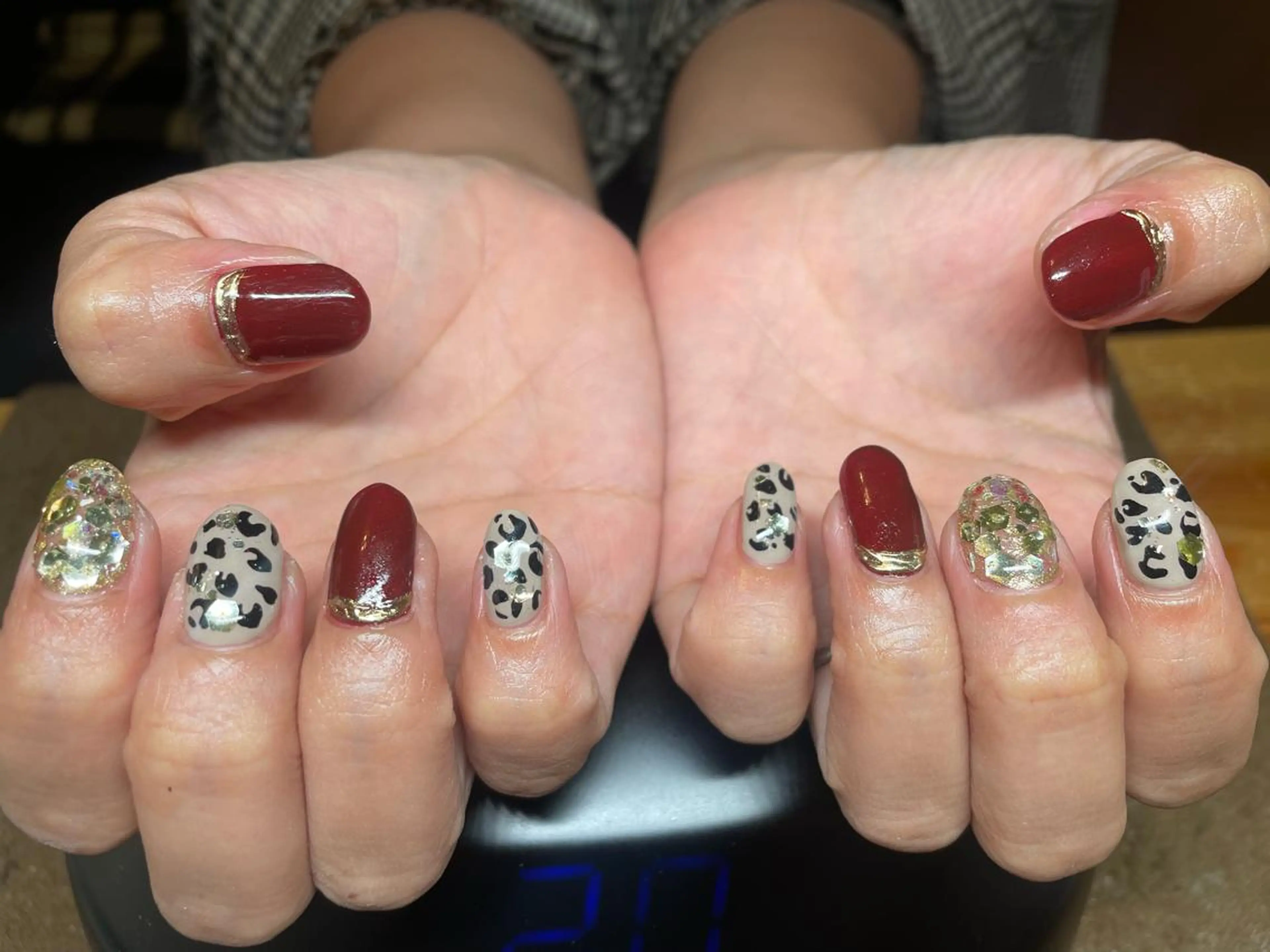 ミディアム ネイル ハンドネイル M. KOTOMIのネイルデザイン