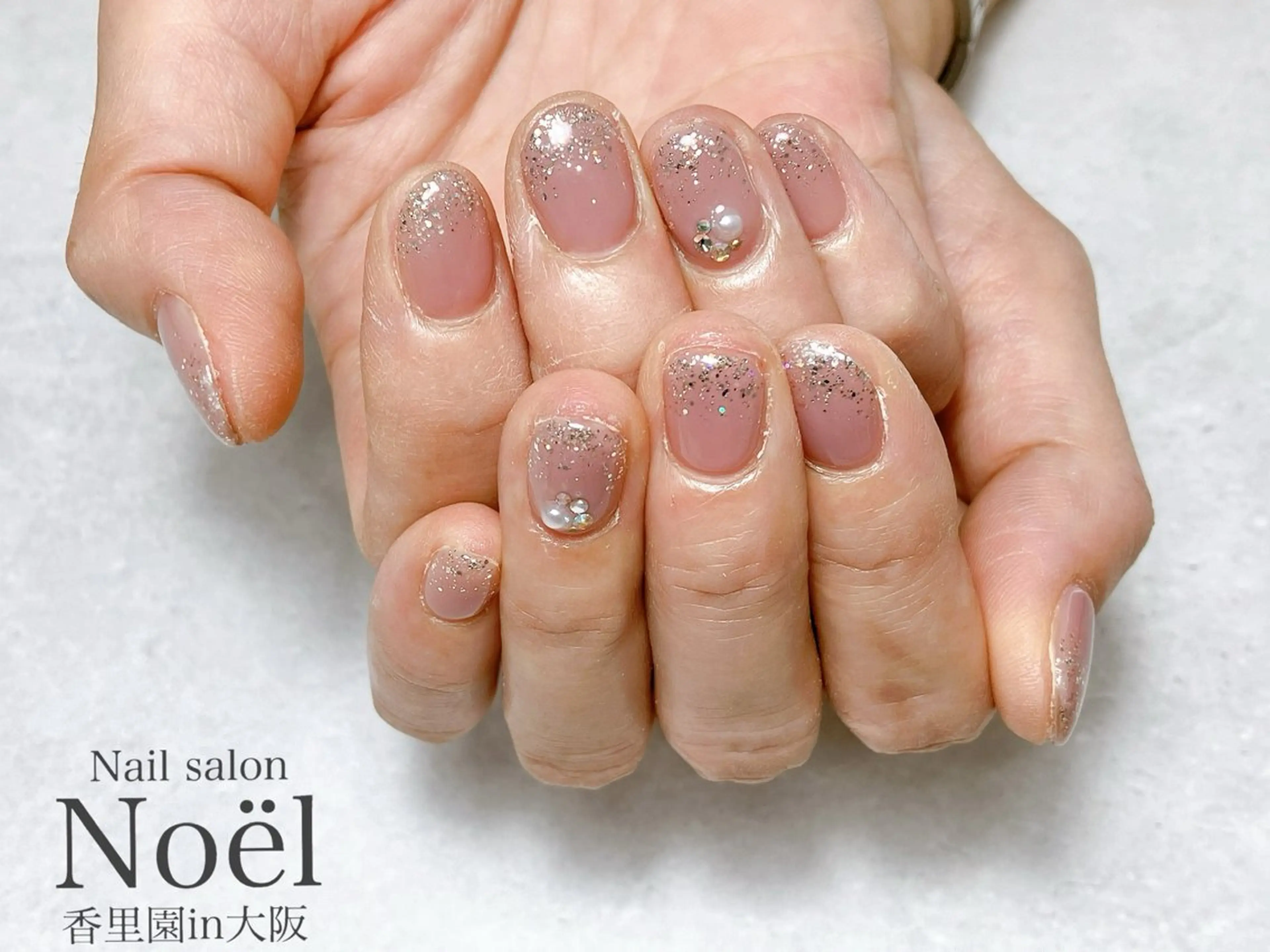 ネイル ラメ(グリッター) ストーンネイル ブライダルネイル ハンドネイル Nailsalon Noël所属・Nailsalon ＆Noelのネイルデザイン