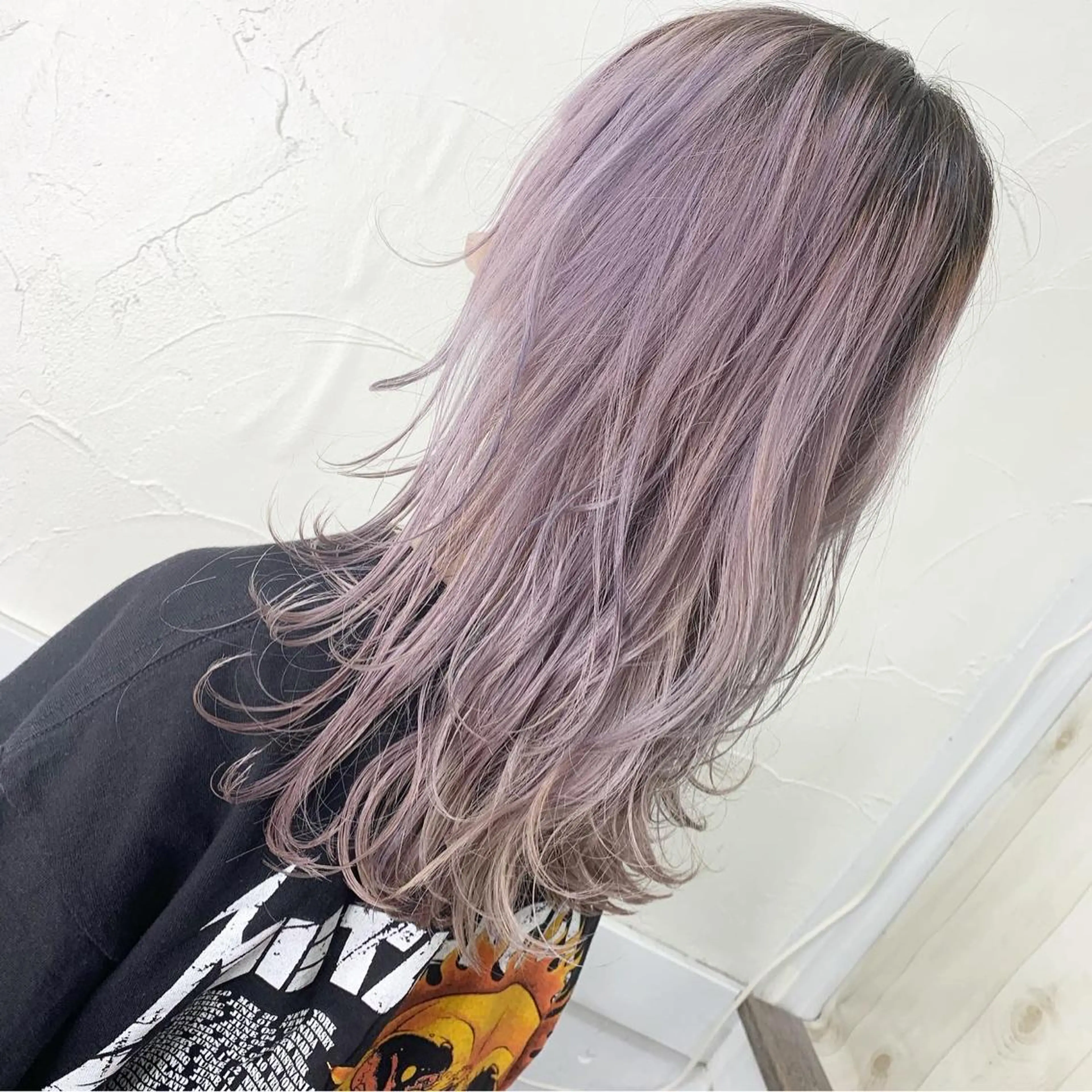 セミロング カラー ブリーチ ラベンダーカラー ウルフカット ヘアカラー 失敗したくない人へ ハイトーン美容師のヘアスタイル