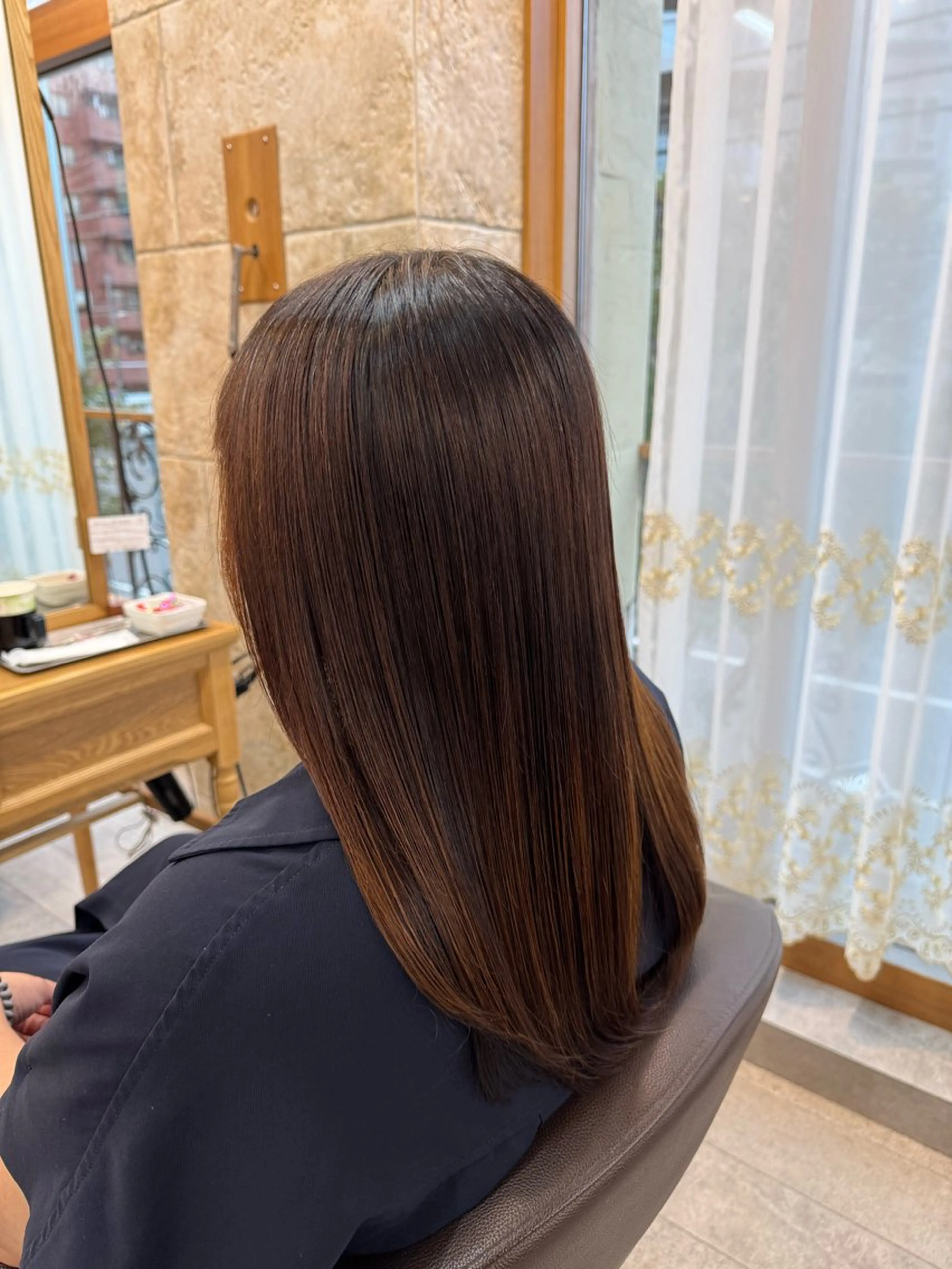 セミロング 縮毛矯正 細矢 翔太のヘアスタイル