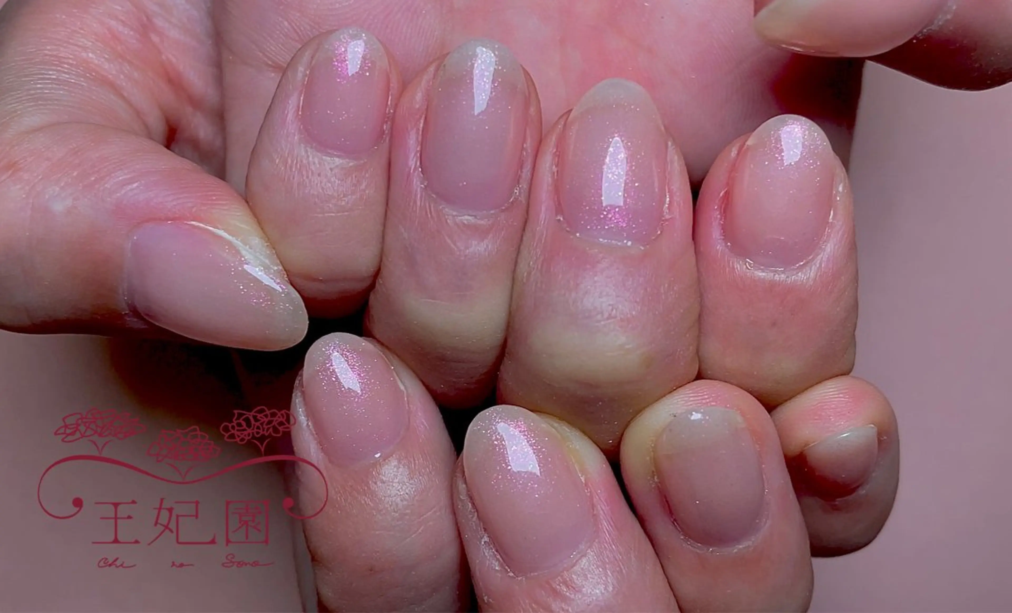 ネイル ジェルネイル ラメ(グリッター) ワンカラーネイル パラジェル ワンホンネイル nail salon王妃の園所属・王妃の園 ohinosonoのネイルデザイン