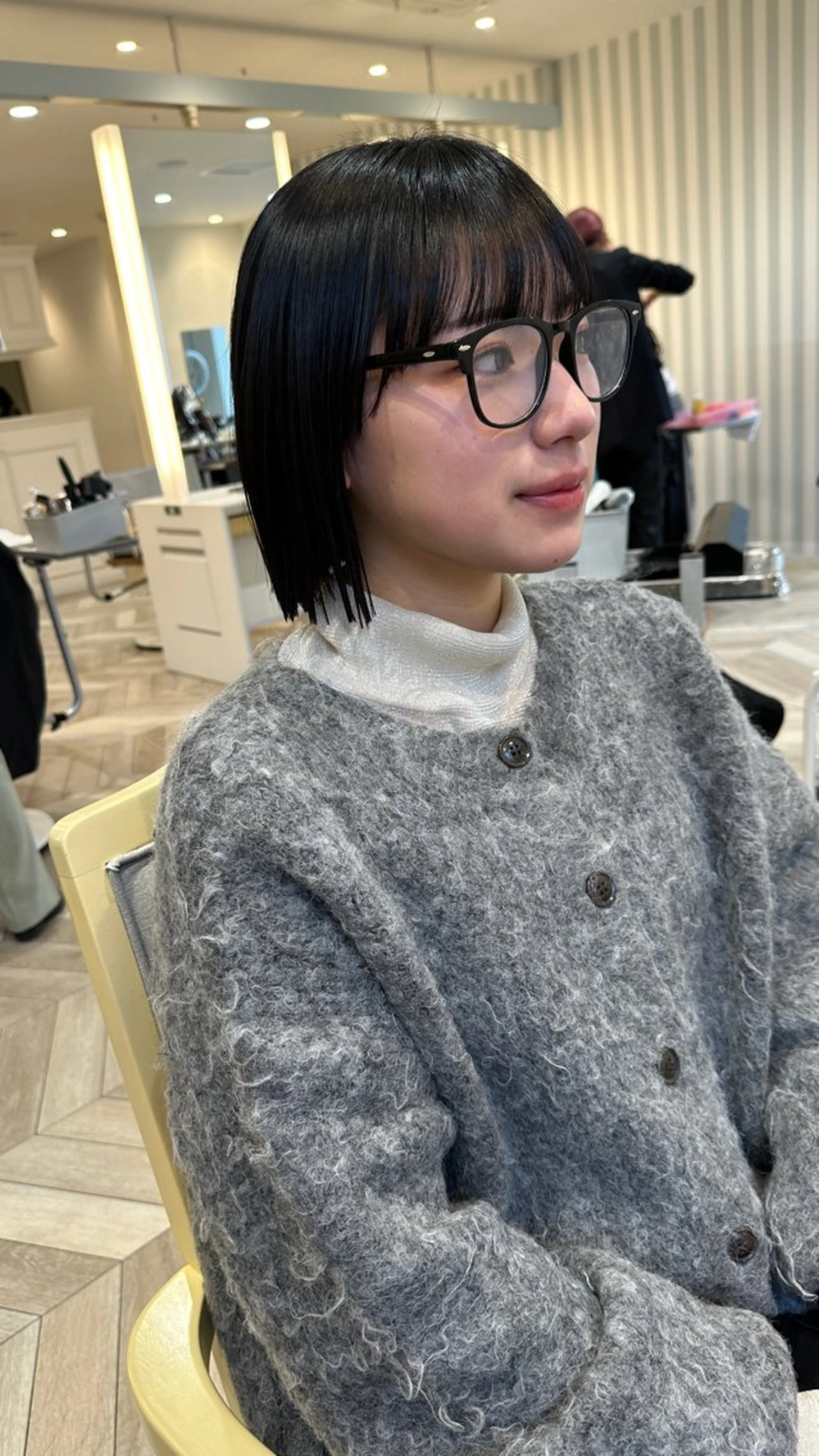 ショート カット ベージュ/インナー カラー🤍Rieのヘアスタイル