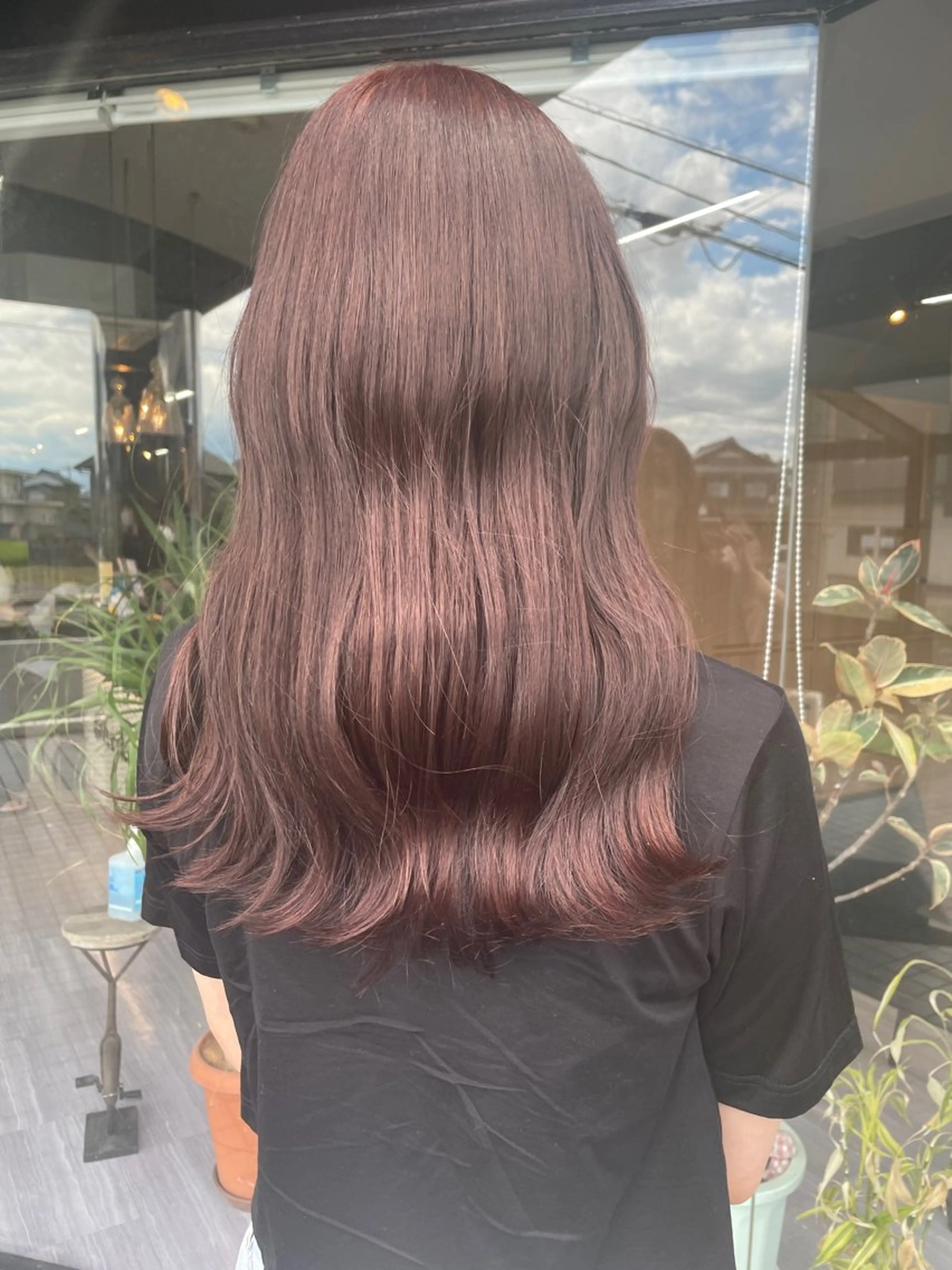 セミロング カラー レッドカラー alu所属・マキノ キョウカのヘアスタイル