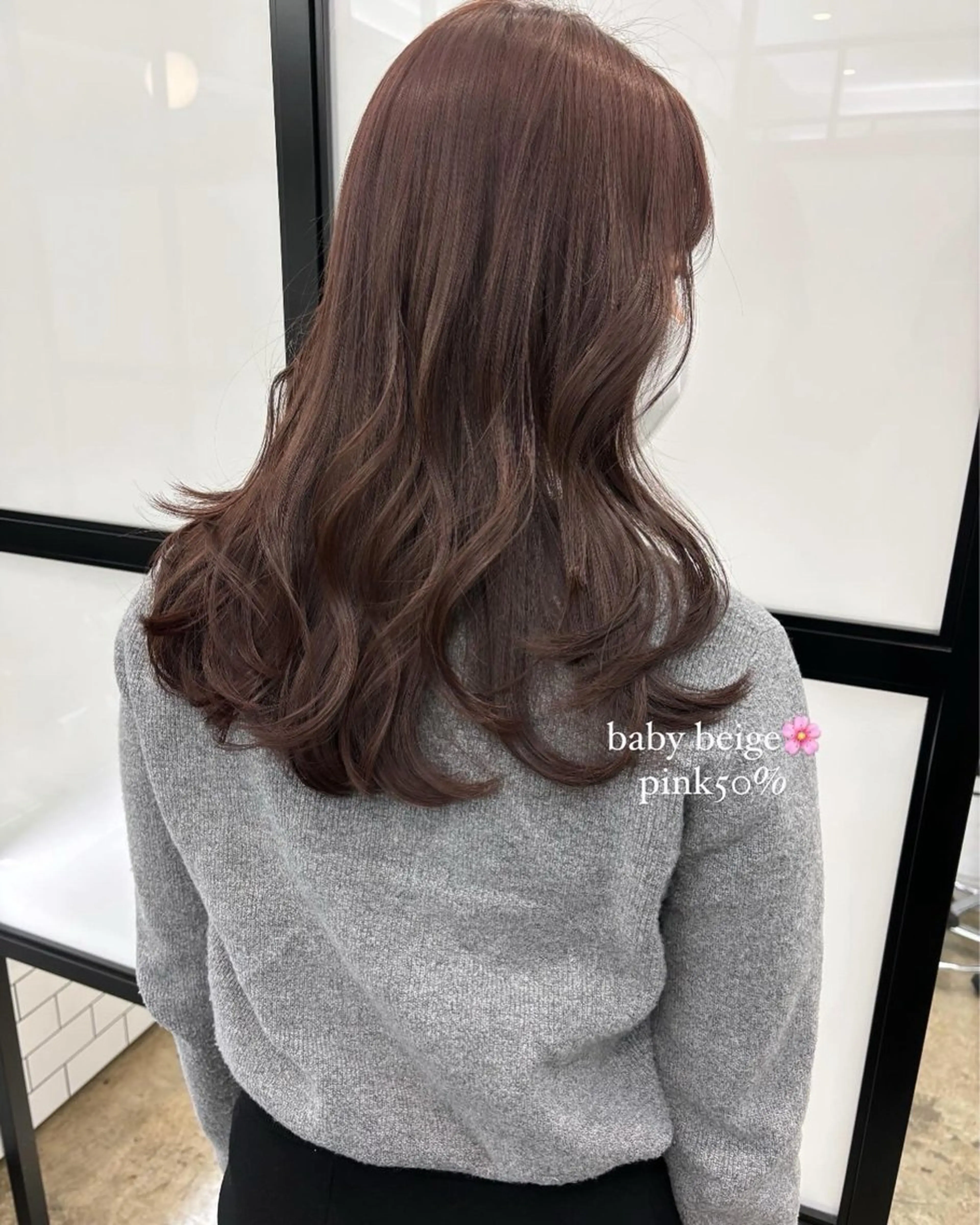 セミロング カラー レア渋谷所属・オリーブベージュ きょうかのヘアスタイル