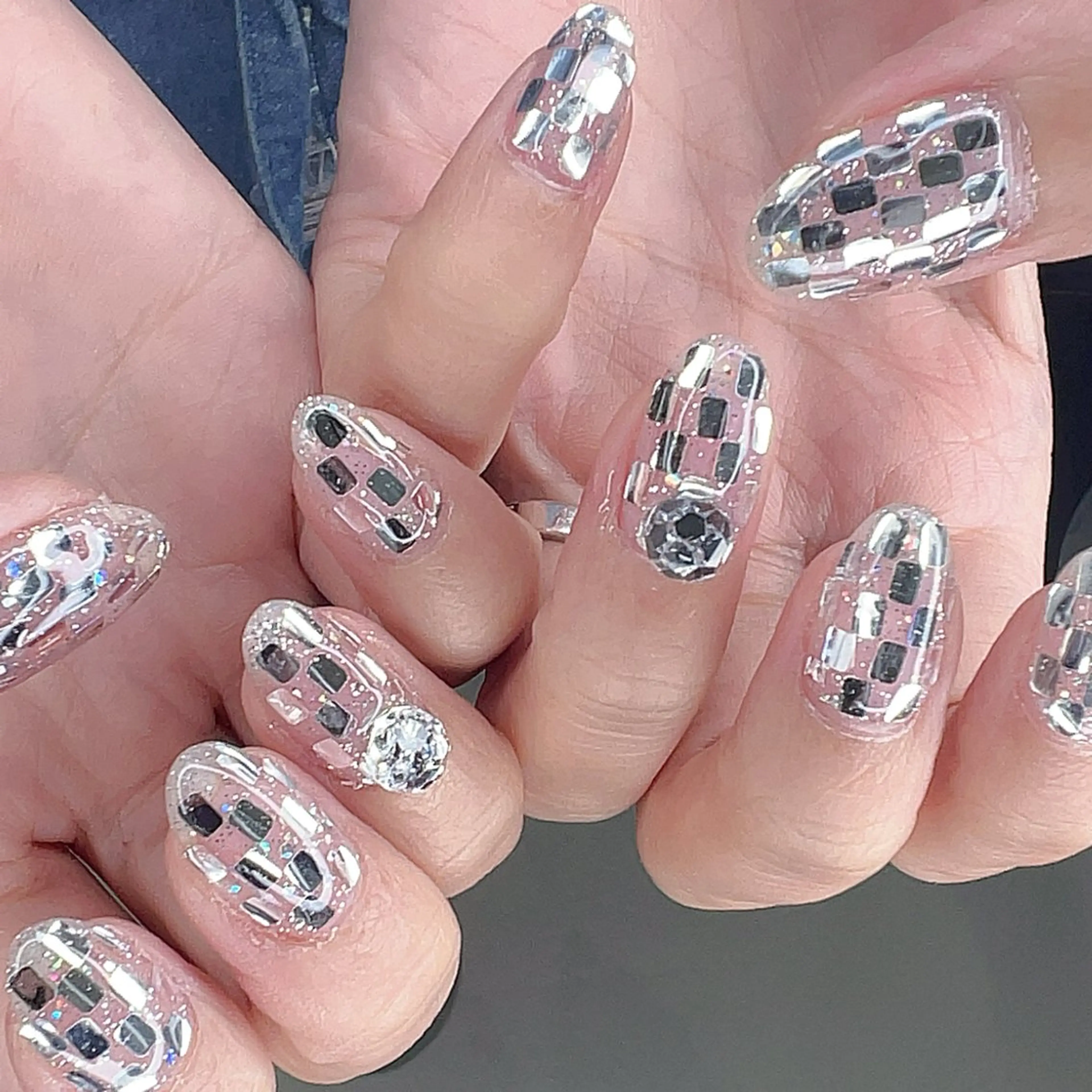 ネイル ミラーネイル Lefreak (レフリーク).のネイルデザイン