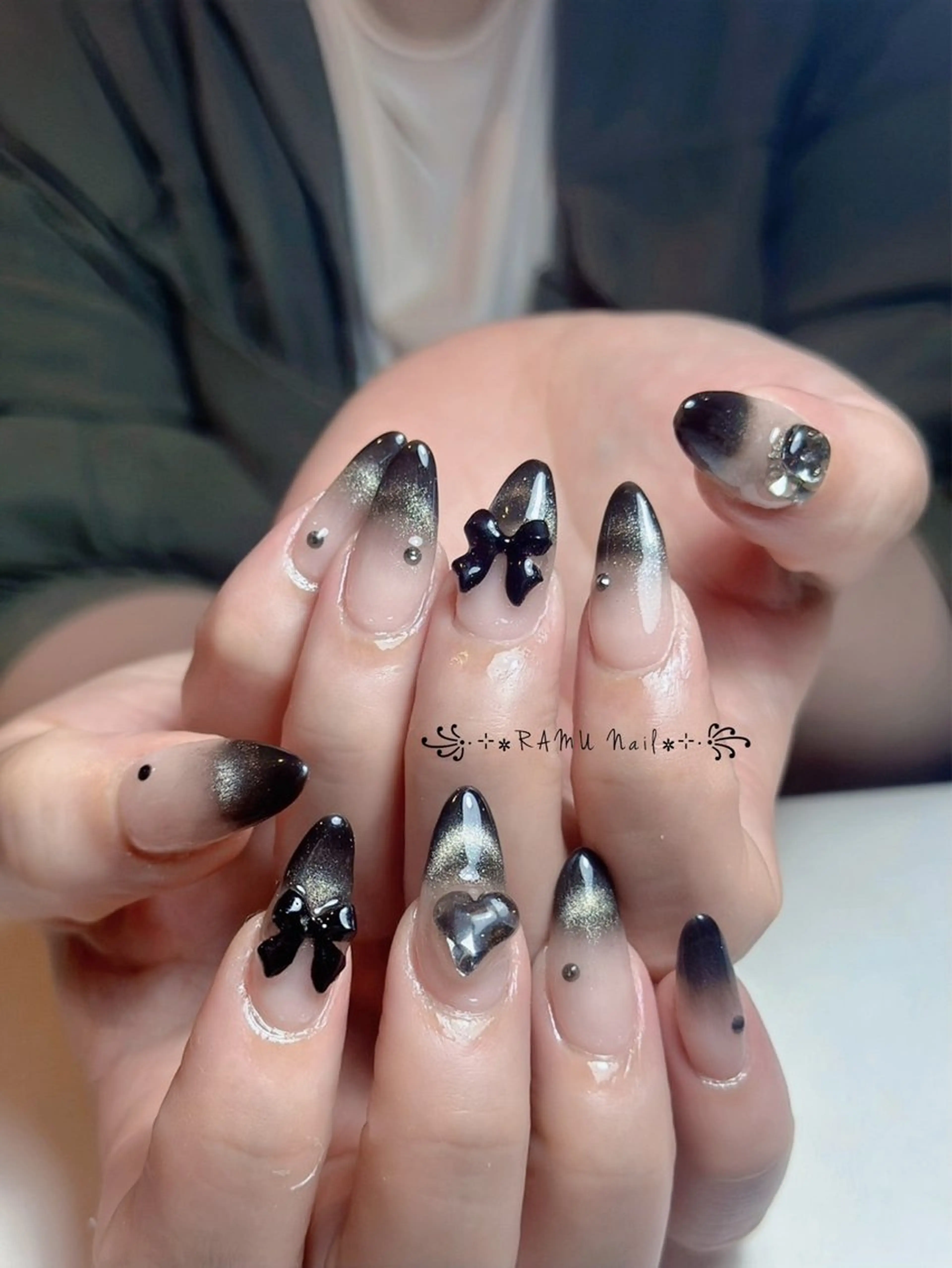ネイル チークネイル フレンチネイル グラデーション キラキラネイル 韓国ネイル ハンドネイル RAMU_Nail 池袋店のネイルデザイン