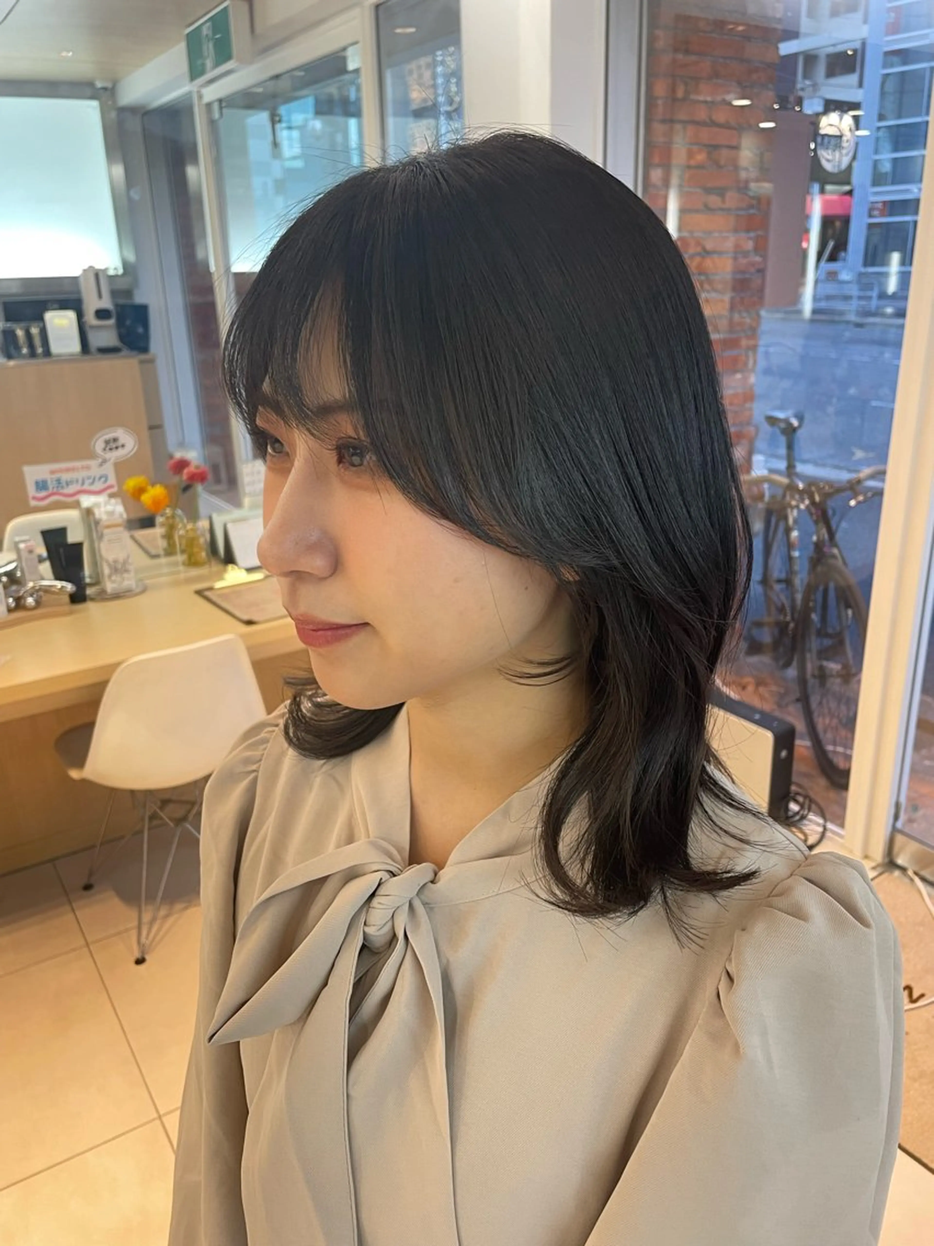 ミディアム 顔まわりレイヤー 姫カット 韓国風ヘア レイヤーカット ワンホンヘア カット ヘアカラー nuu 栄所属・🧸SAKI🎀 韓国レイヤーのヘアスタイル
