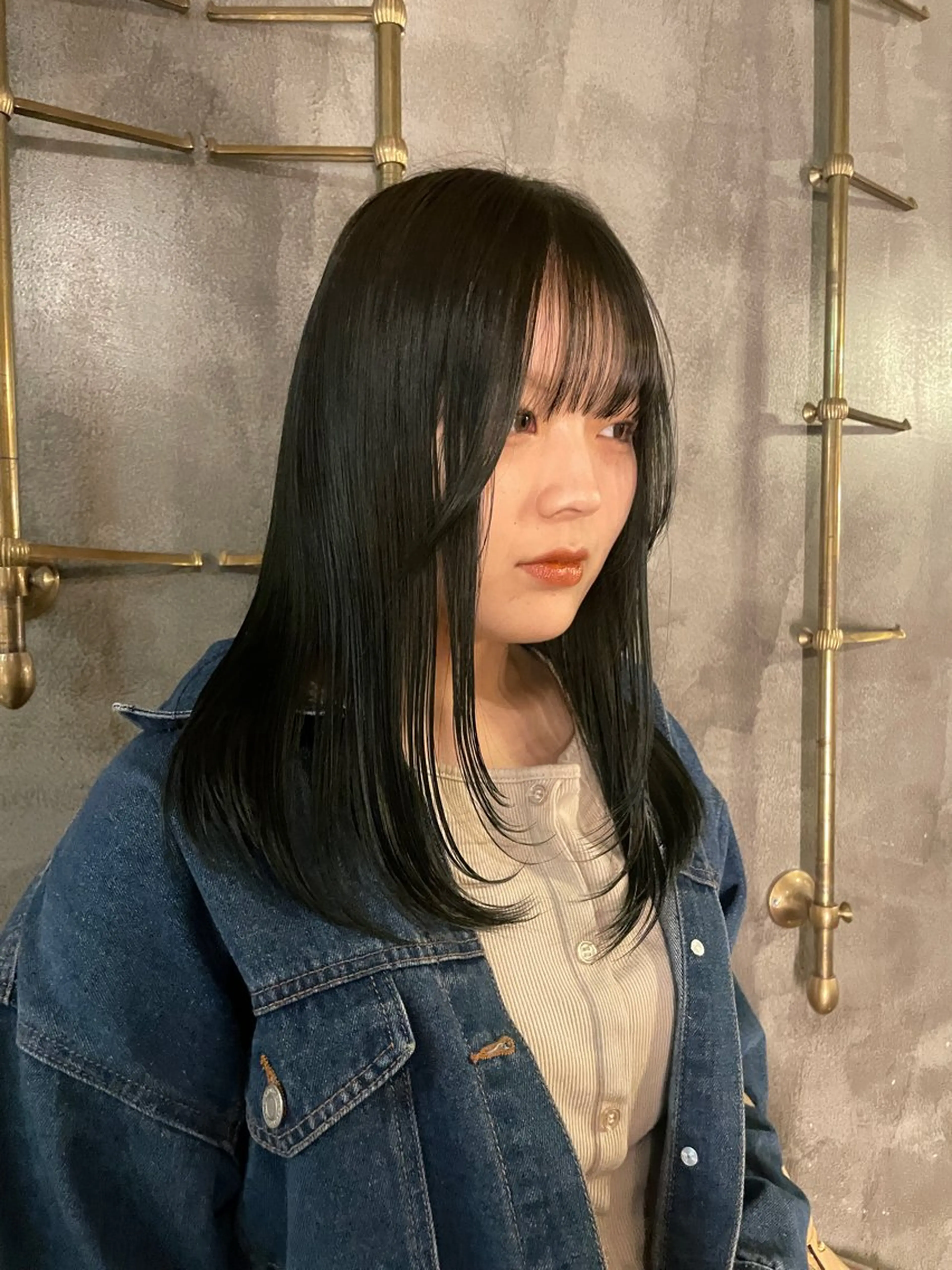 ミディアム カラー パーマ ヘアアレンジ レイヤー/ 透明感カラー/マドカのヘアスタイル