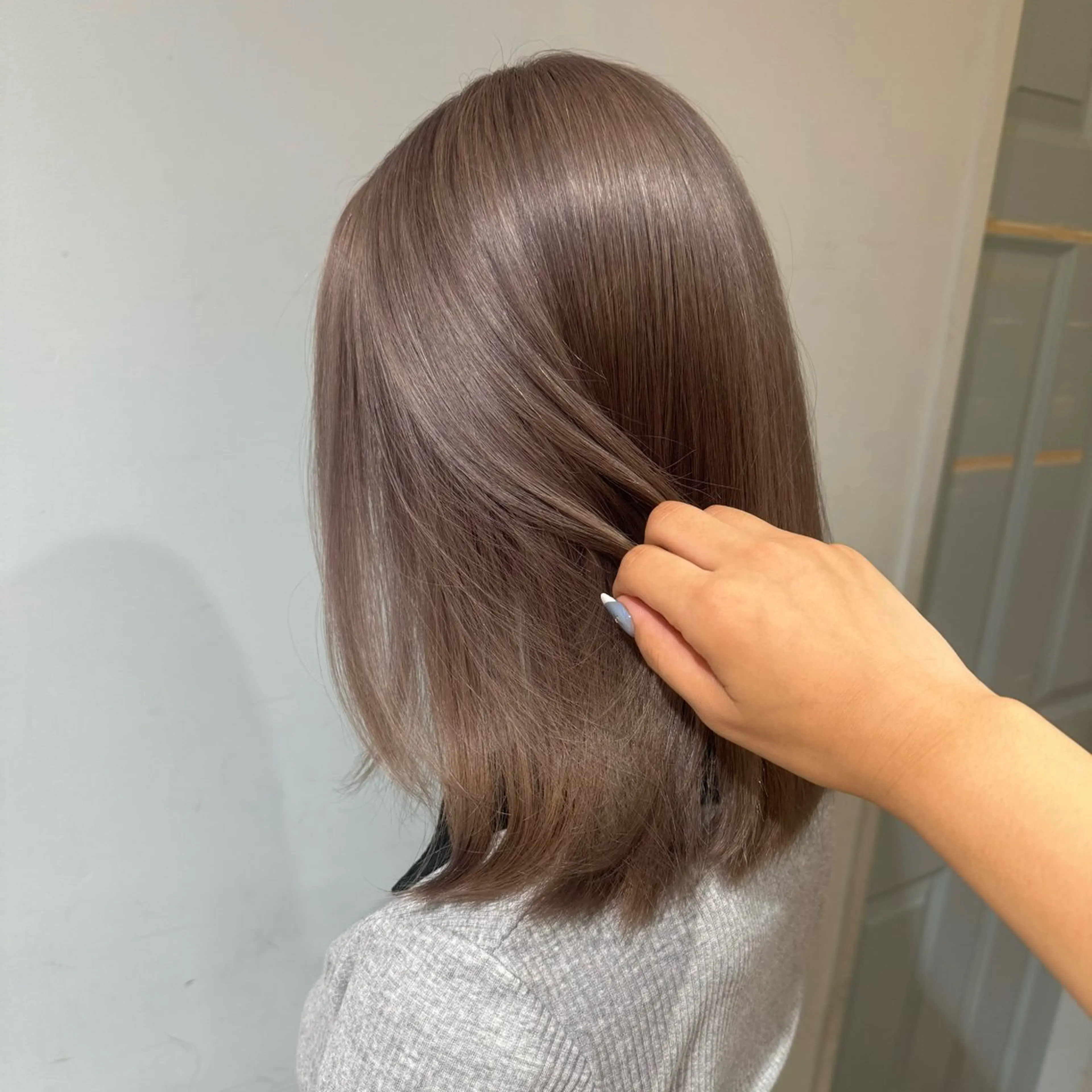 セミロング カラー グレージュ カット ヘアカラー トリートメント 🍀ブリーチ/艶カラ ー🍀 コイケのヘアスタイル