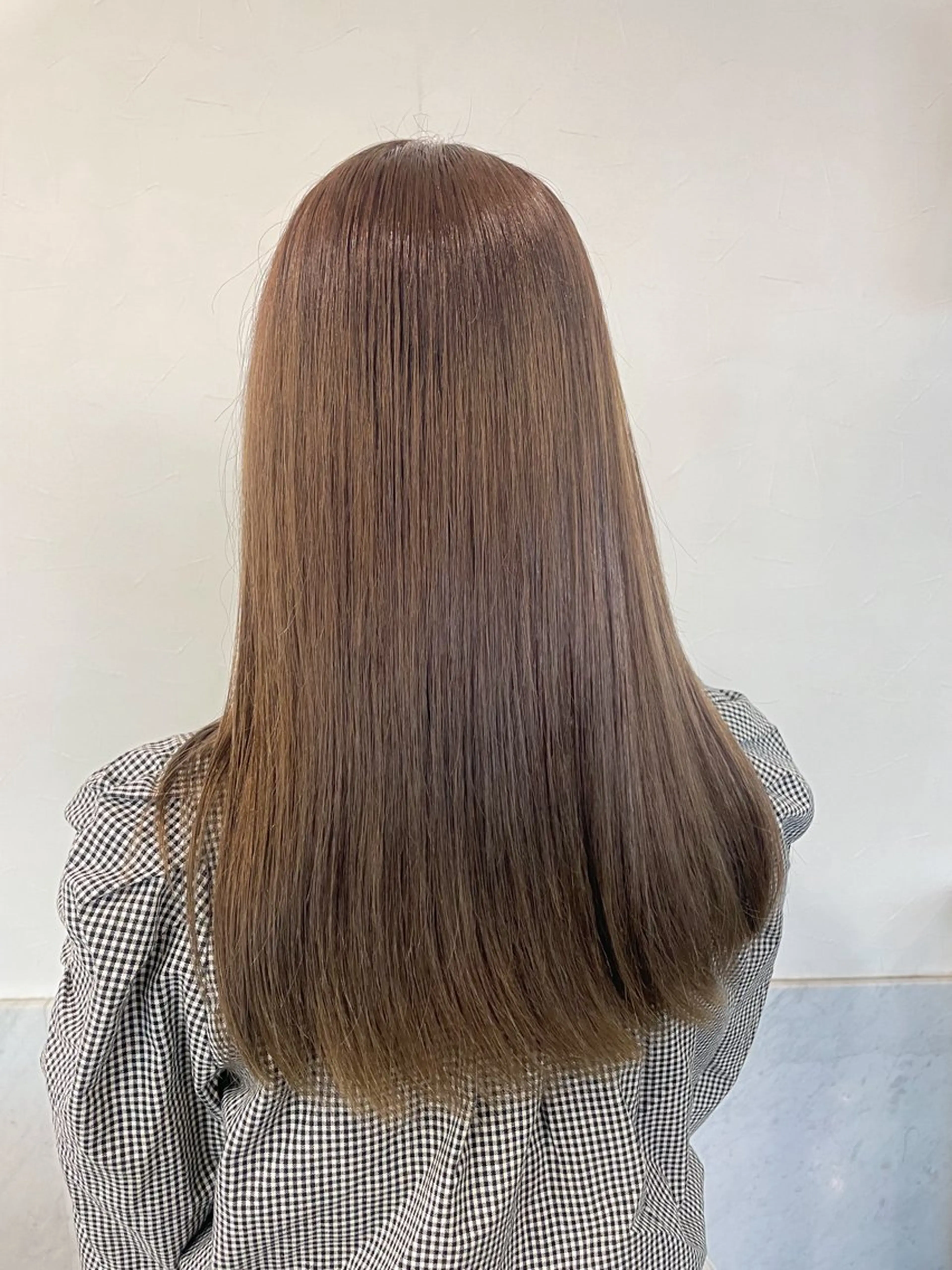 セミロング カラー ブリーチ ブリーチなしカラー ハイトーン、ブリーチ 🤍足立里湖のヘアスタイル