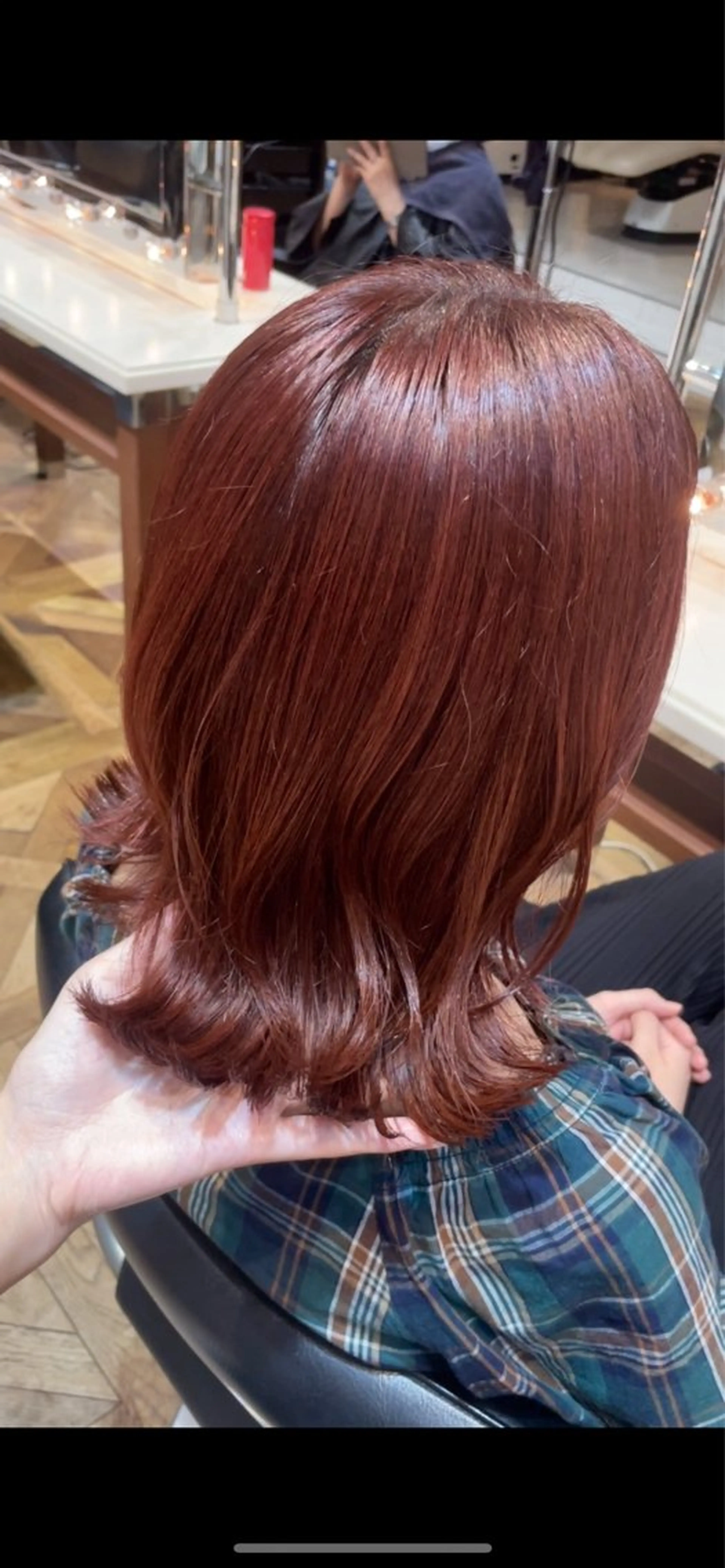 ミディアム カラー ブリーチ 韓国風カラー ブリーチなしカラー レッドカラー くびれヘア カット ヘアカラー トリートメント BEBE所属・ご新規様限定 透明感カラーKANAのヘアスタイル