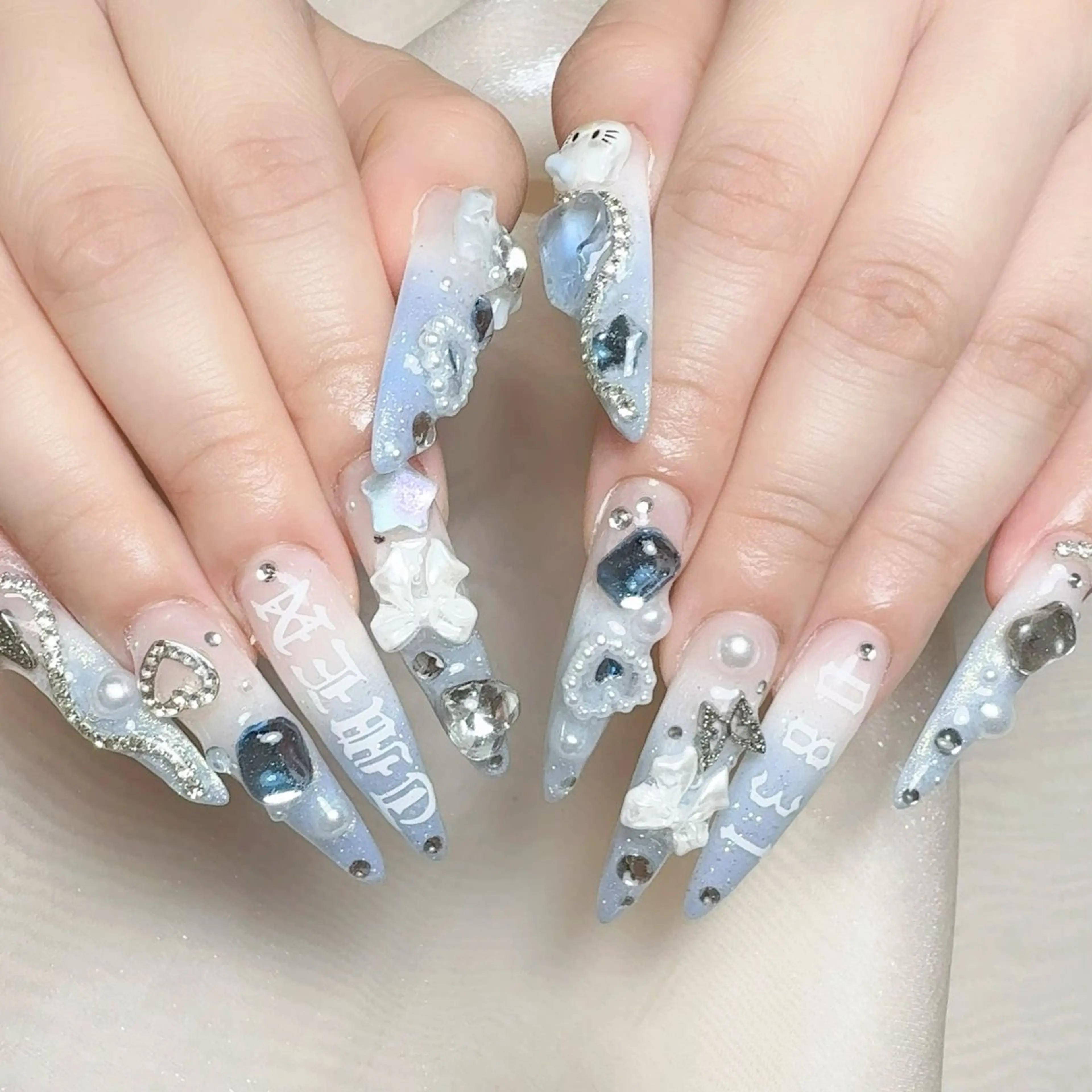 メンズ ネイル メンズ韓国風 アートネイル オーロラネイル ガーリー キラキラネイル ハンドネイル Nail salon 木にいるのネイルデザイン