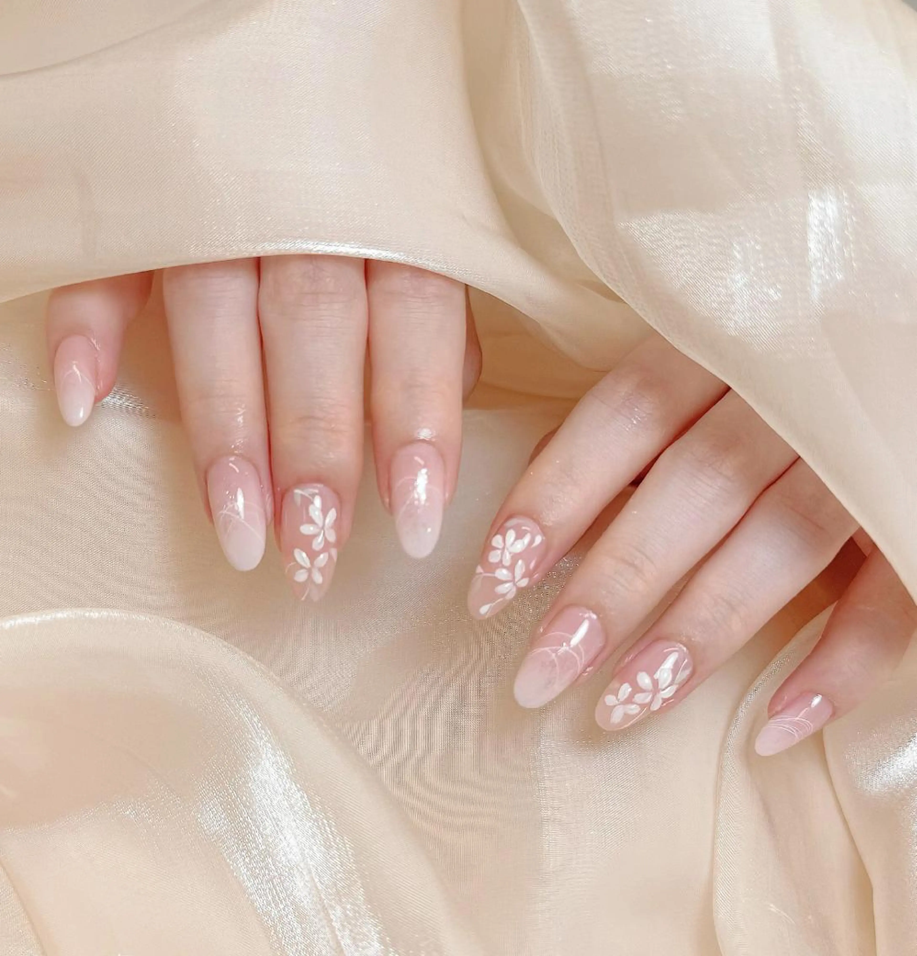 ネイル ハンドネイル ハンドケア RAFFINE haru🦋🩵のネイルデザイン