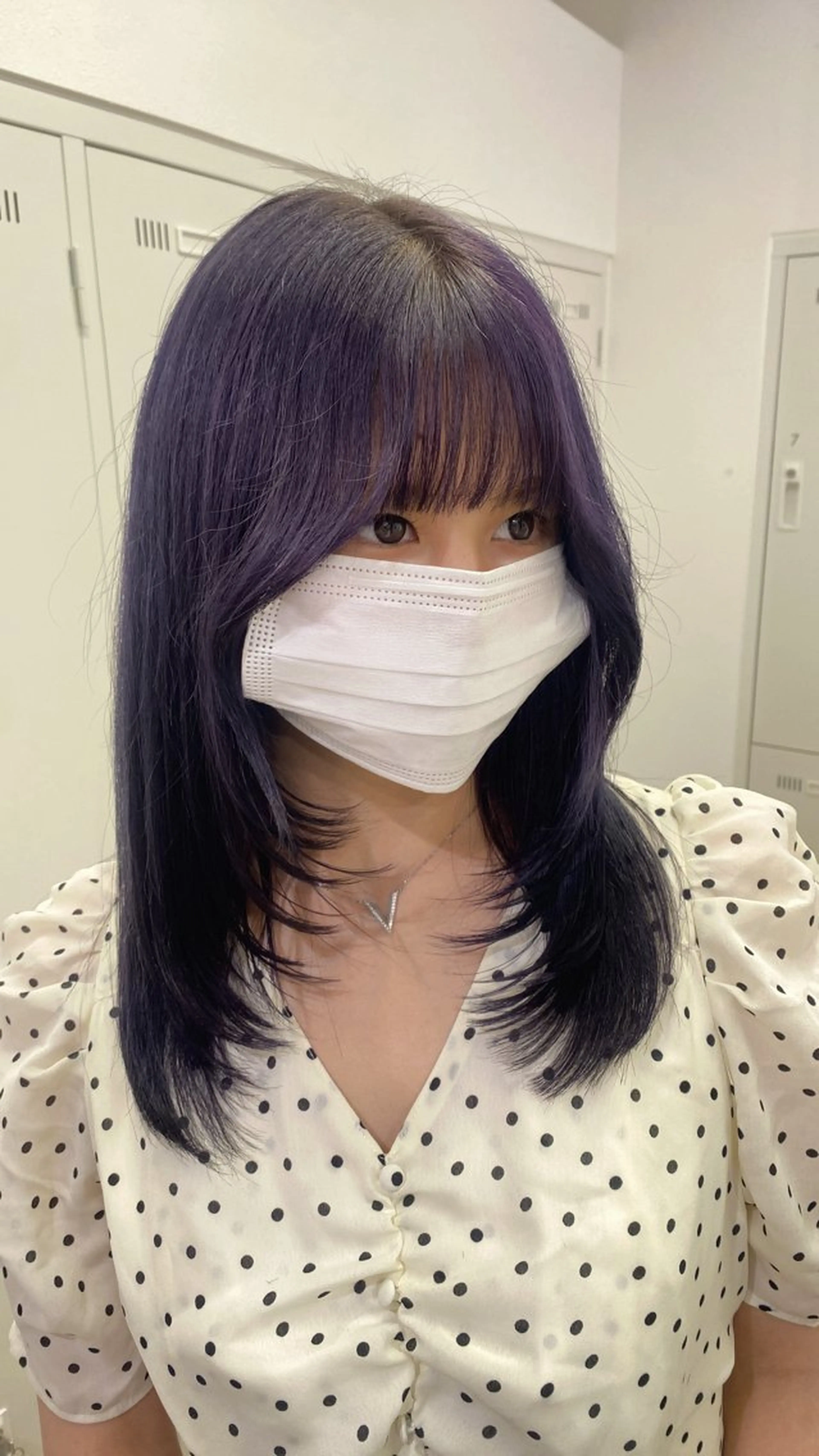 ミディアム カラー ディープラベンダー ラベンダーカラー 顔まわりレイヤー レイヤーカット カット ヘアカラー トリートメント 長妻莉央/縮毛矯正 髪質改善カラーのヘアスタイル