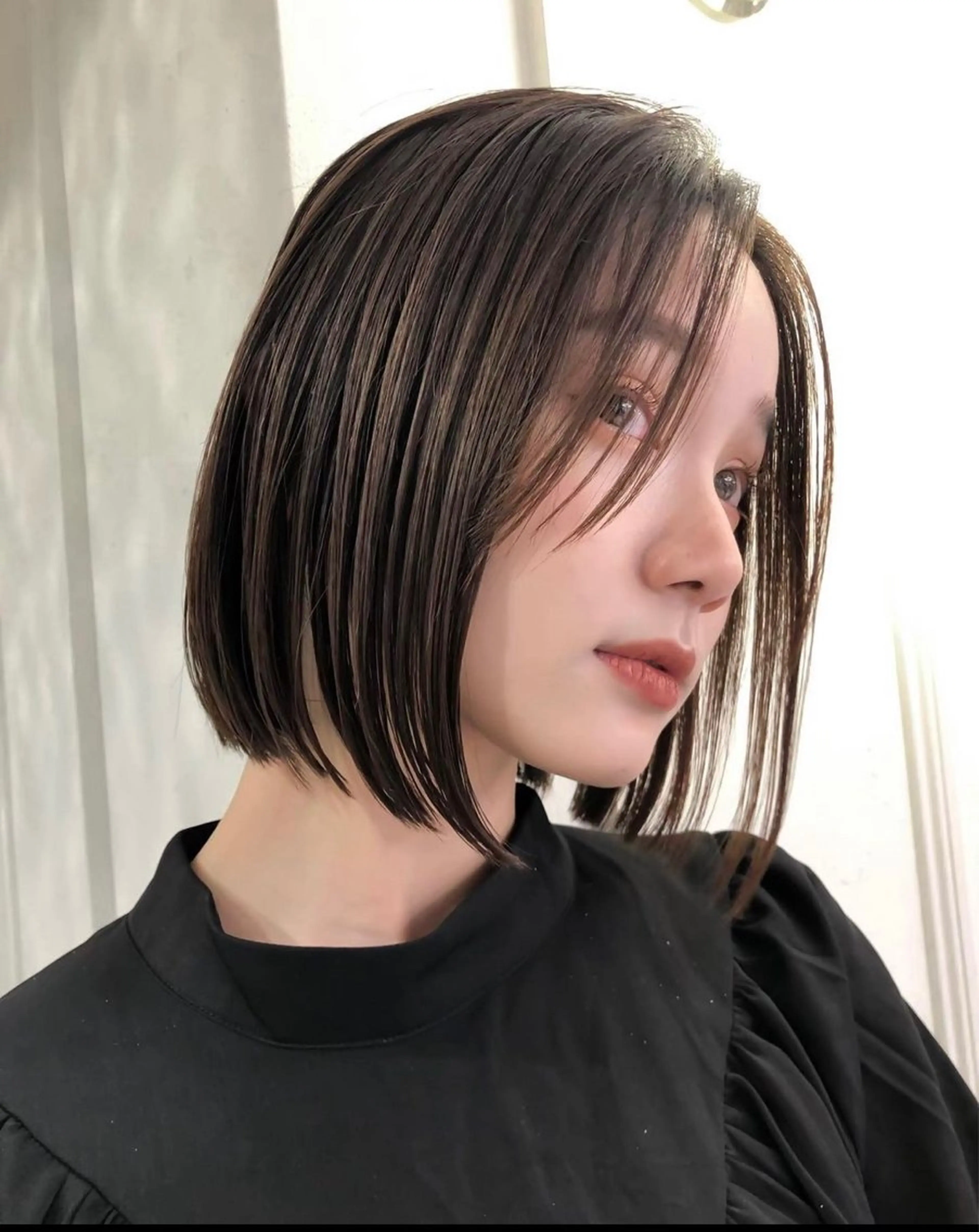 ミディアム ボブ ハイライト 髪質改善 韓国風ヘア 小顔カット ヘアカラー トリートメント 透明感カラー/カット 髪質改善/森栄範のヘアスタイル