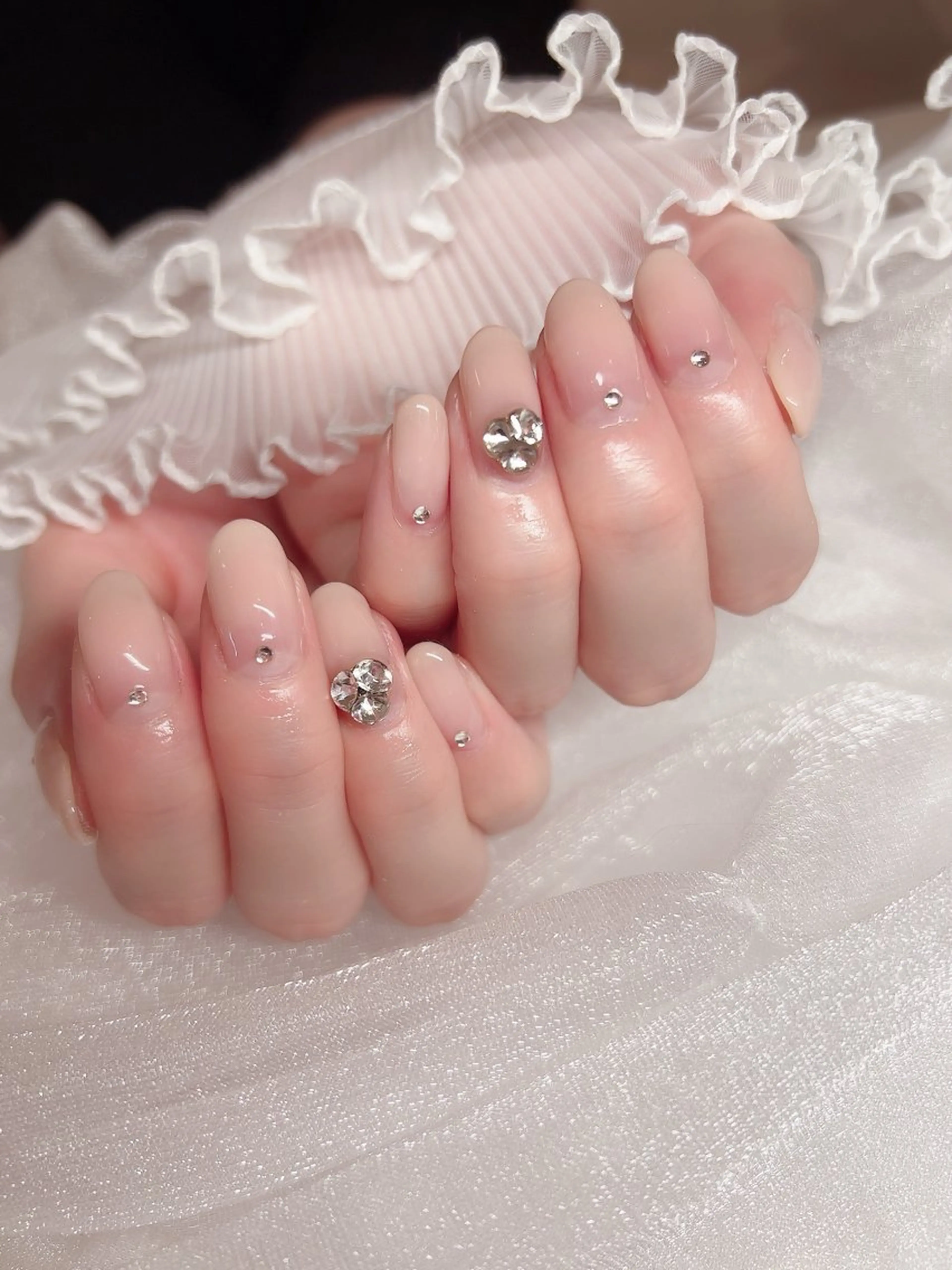 ネイル ジェルネイル パラジェル HENECY🍓 momokaのネイルデザイン