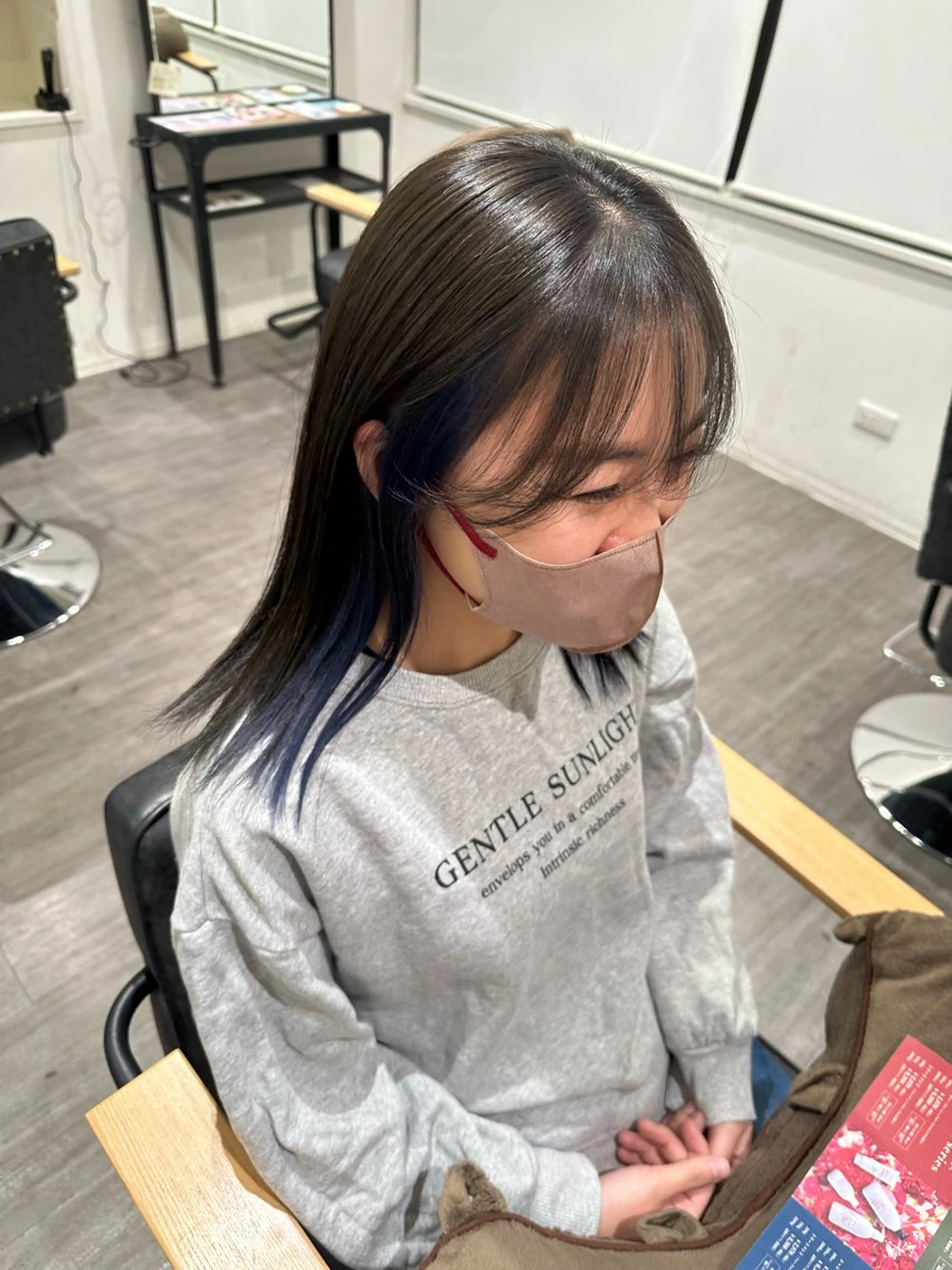 ミディアム カラー ネイビーカラー ヘアカラー トリートメント 艶髪レイヤー上田 紗也🇰🇷💗のヘアスタイル