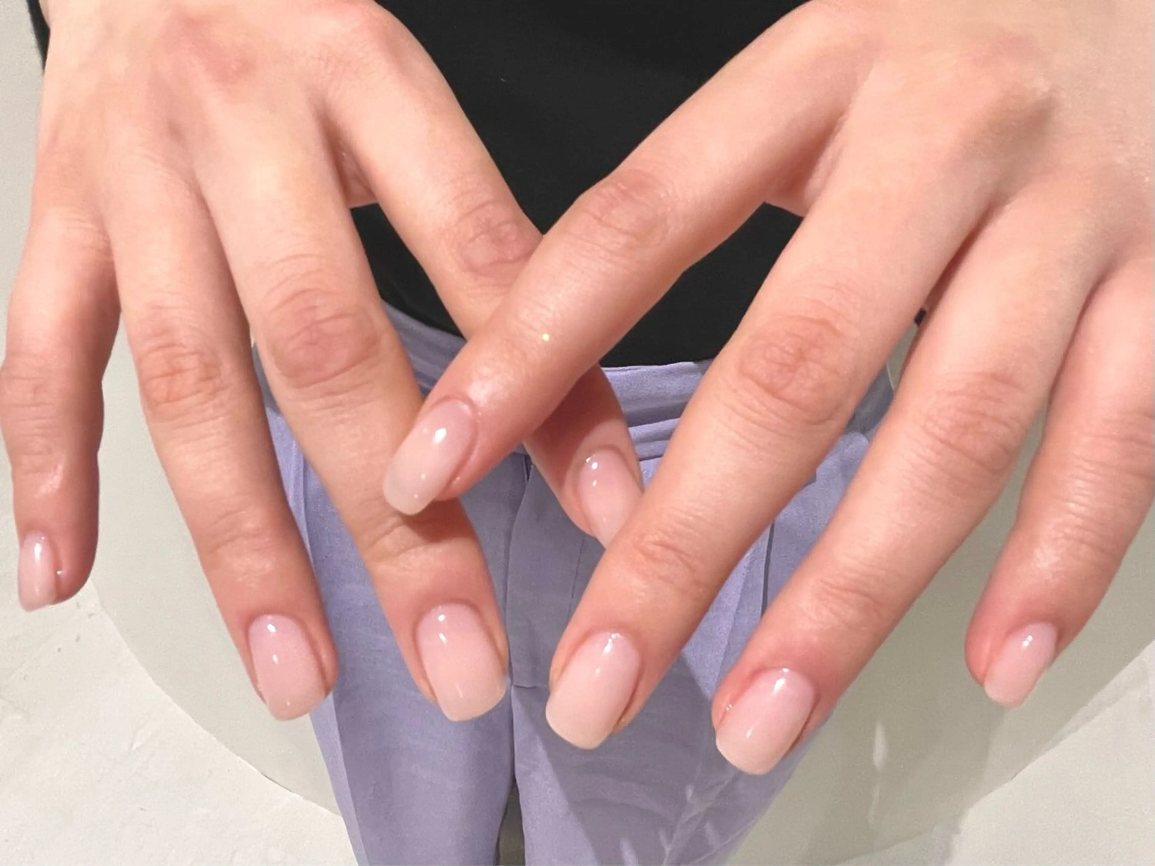 ネイル ピンク ホワイト BeColorful新宿所属・co nai_lのネイルデザイン