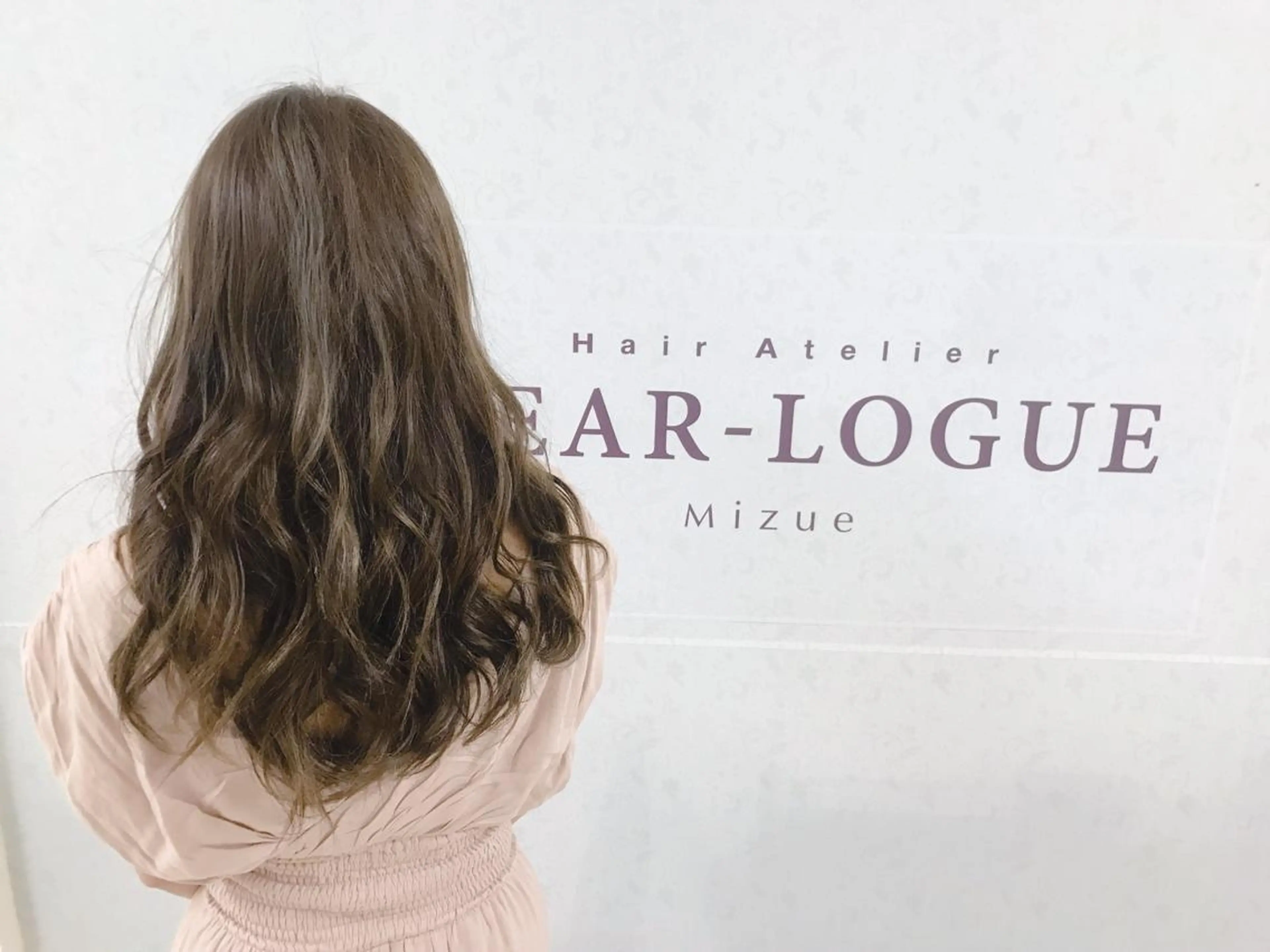 ロング カラー ベージュカラー ハイライトカラー ハイライト 中嶋 ナカジマのヘアスタイル