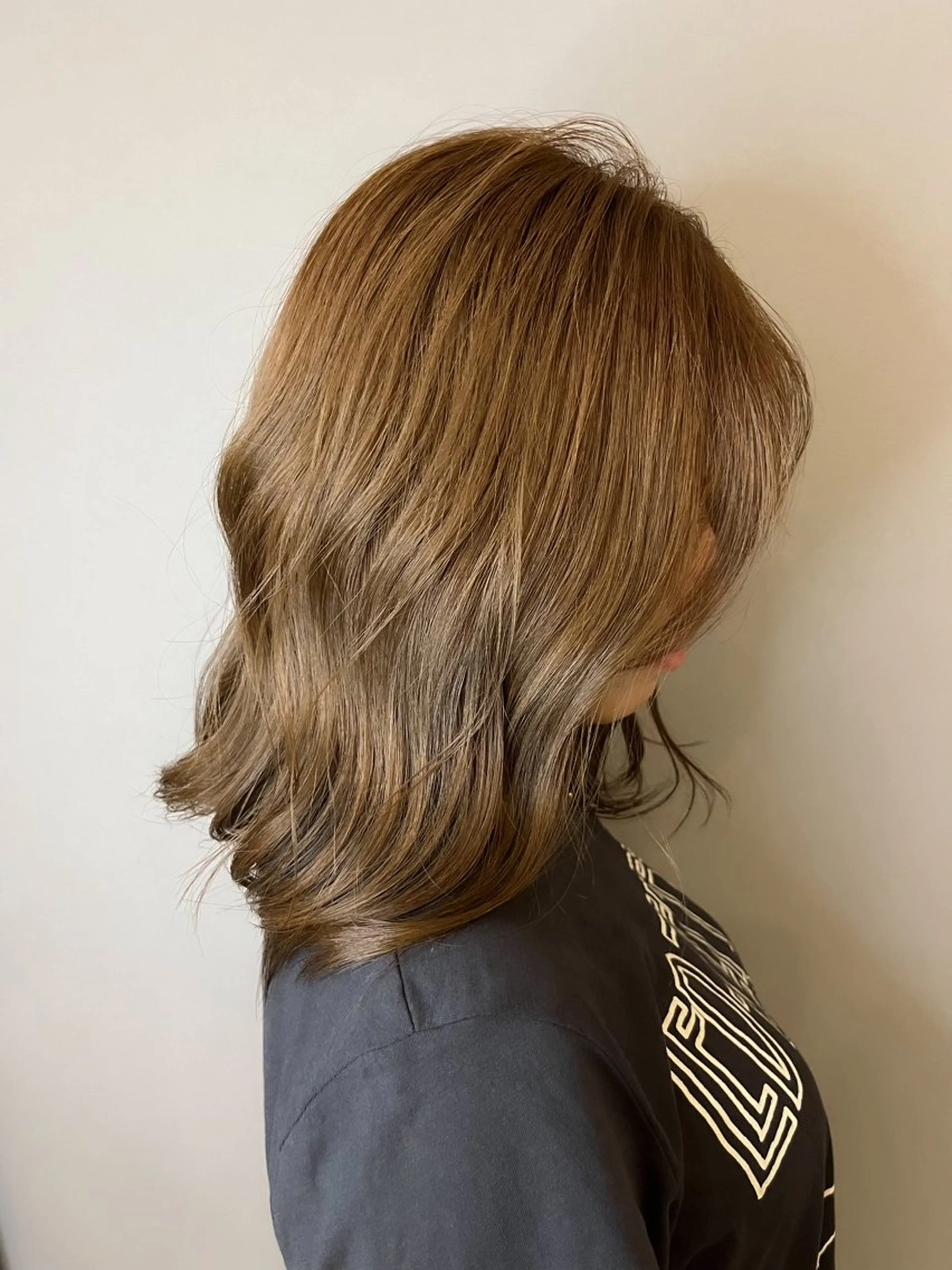 ミディアム カラー ヘアカラー 坂本 理輝のヘアスタイル